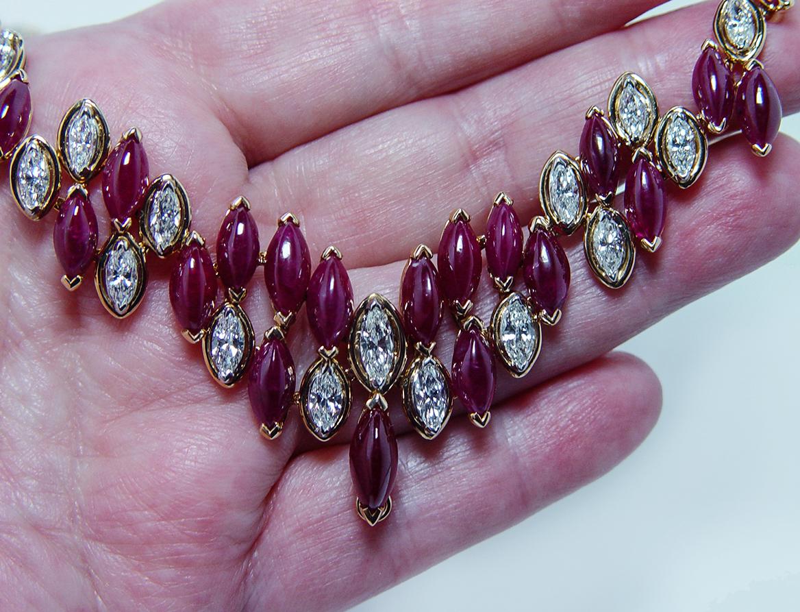 Taglio marquise Oscar Heyman Collana con diamanti e rubini in oro 18 carati e platino con certificazione GIA 59ct in vendita