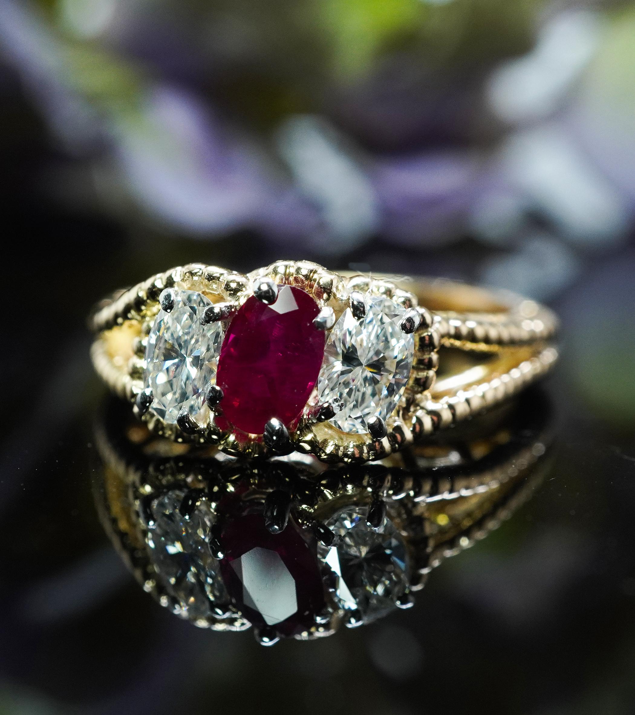 Oscar Heyman Ruby Oval Diamond 3 stone Ring 18K Gold Platinum Designer Signed In Good Condition For Sale In Brambleton, US