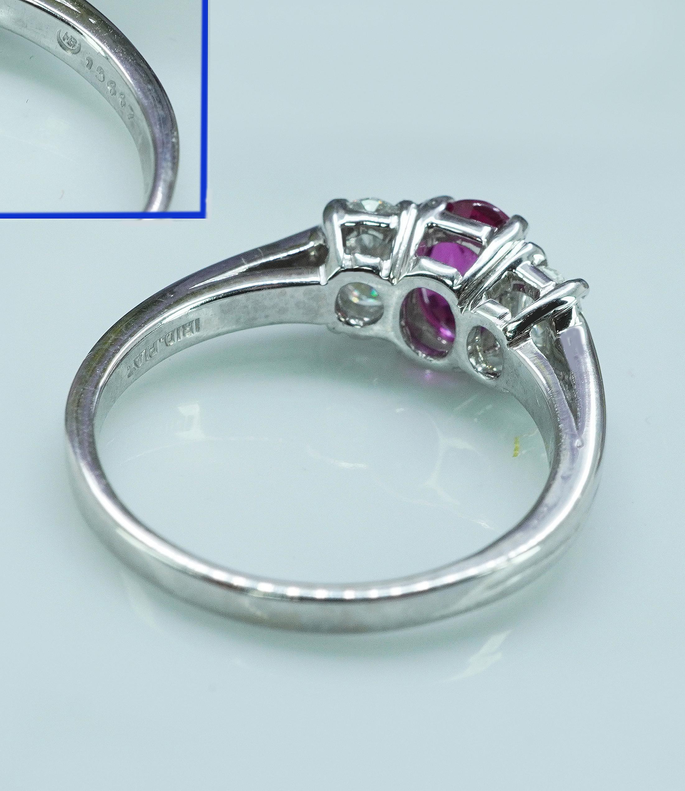 Oscar Heyman Ruby Oval Diamond 3 stone Ring Platinum GIA Cert Designer Signed en vente 1