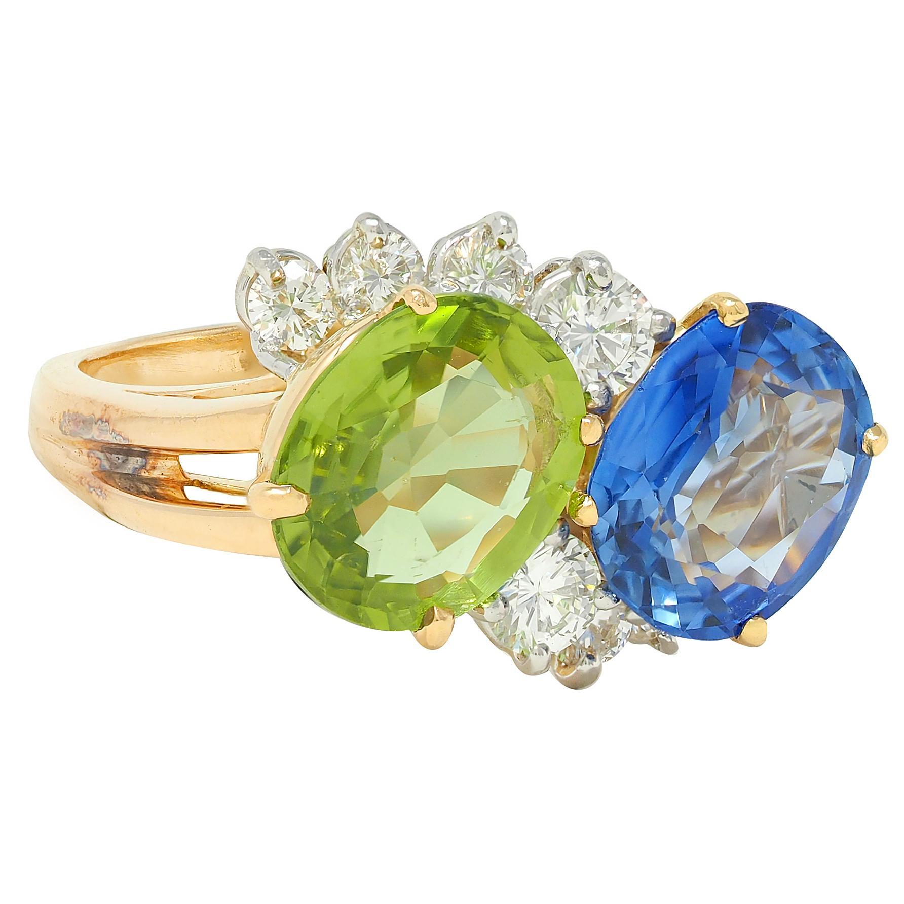 Taglio cuscino Oscar Heyman Zaffiro Peridoto Diamante Platino Oro 18K Anello Vintage Toi-Et-Moi in vendita