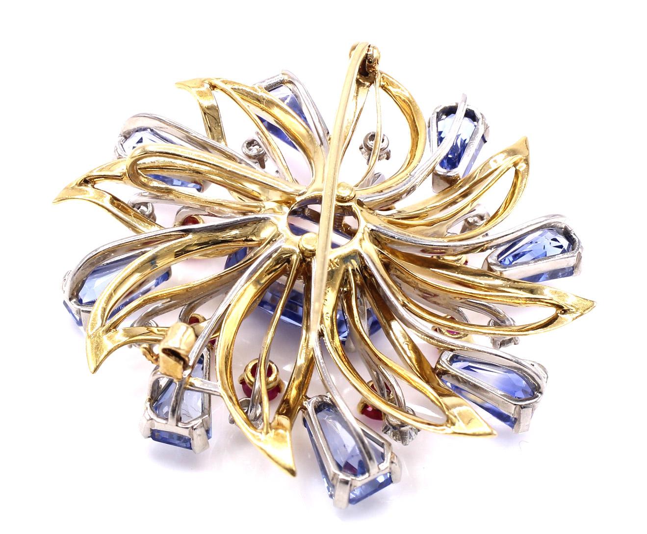 Taille mixte Oscar Heyman Broche en or jaune 18 carats, saphir, rubis et diamants en vente