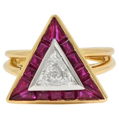 Oscar Heyman Dreieckiger Halo-Ring, Trilliant-Schliff Diamant Rubin Platin 18K Gold