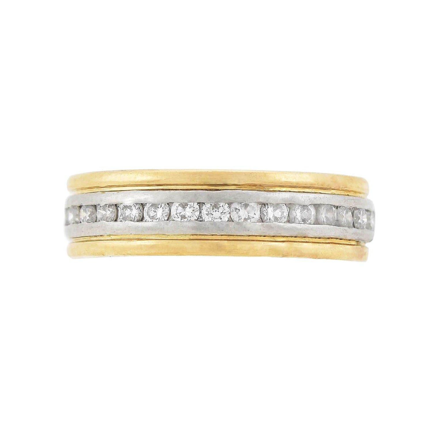 Round Cut Oscar Heyman Two-Tone 0.30 Carat Diamond Band