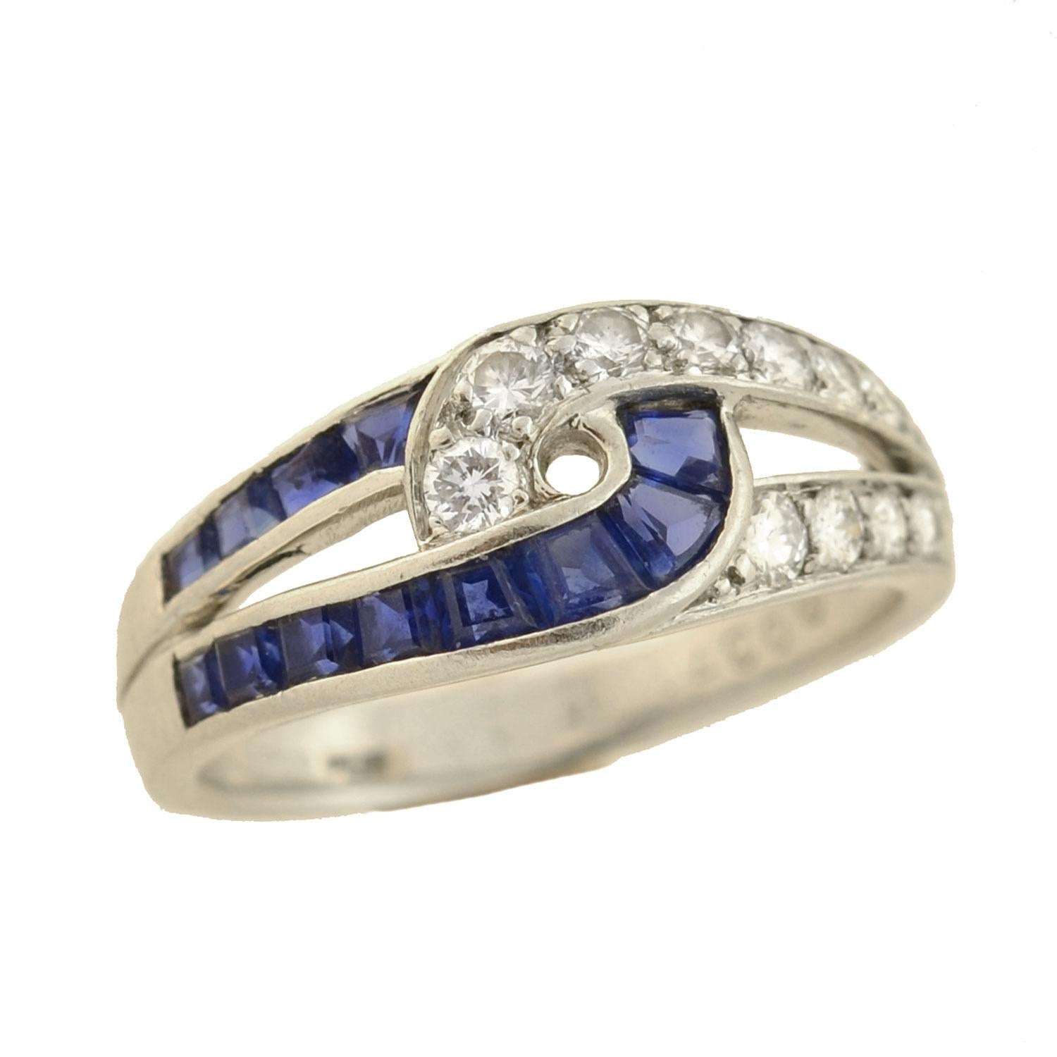 Contemporary Oscar Heyman Vintage Diamond and Sapphire Interlocking Link Ring
