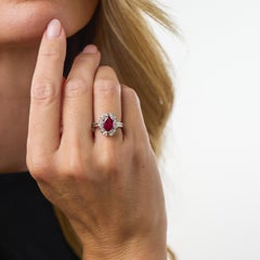 Anillo vintage de Oscar Heyman con rubí certificado por el GIA, diamantes y platino