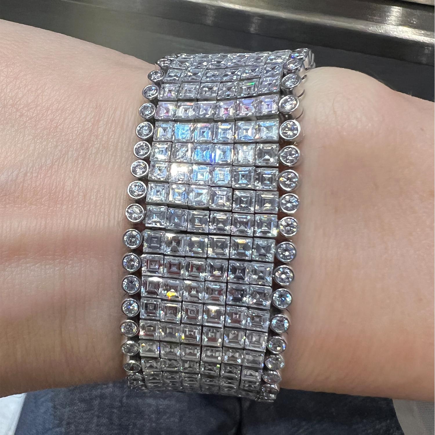 Oscar Heyman Pulsera vintage de platino con diamantes en engaste invisible Corte Asscher en venta