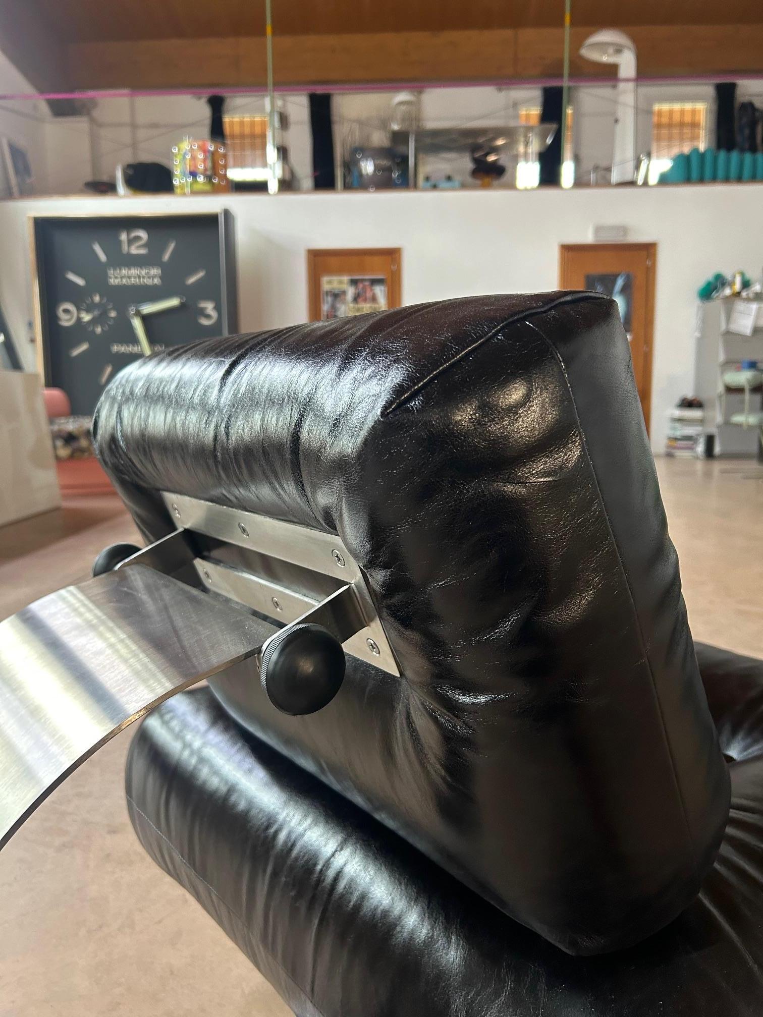 Chaise et pouf 