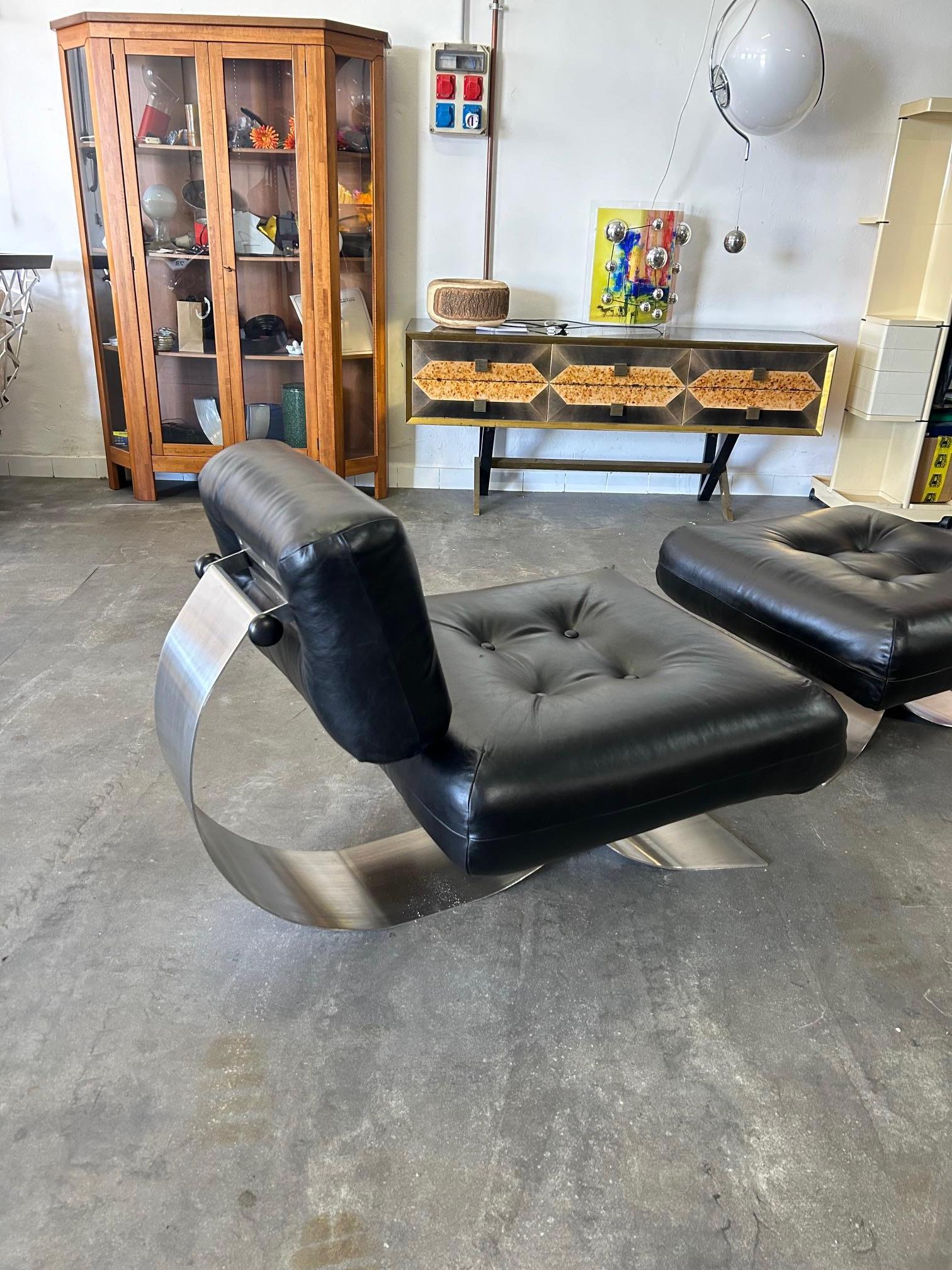 Oscar Niemeyer Alta-Stuhl und Ottomane Mobilier International 7