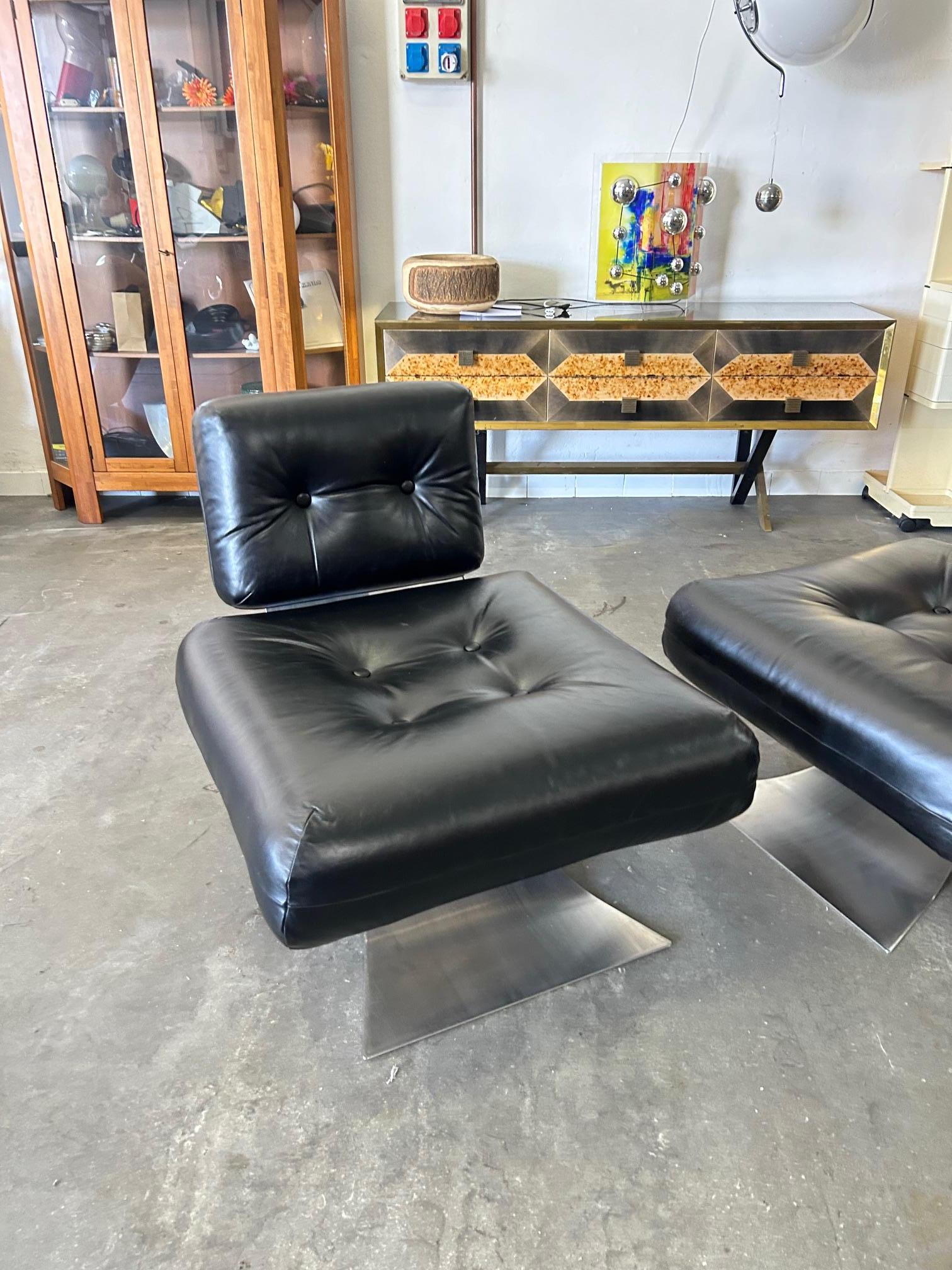 Oscar Niemeyer Alta-Stuhl und Ottomane Mobilier International 11