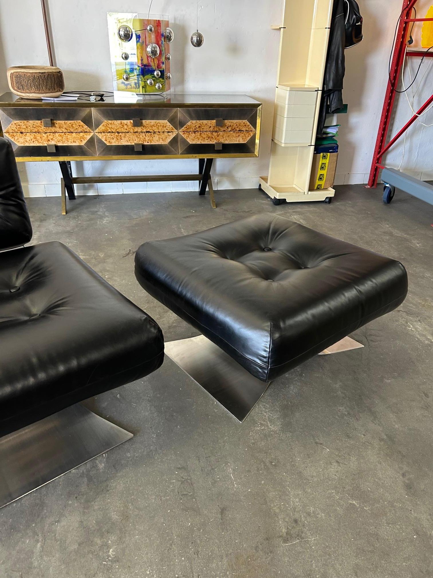 Oscar Niemeyer Alta-Stuhl und Ottomane Mobilier International 12