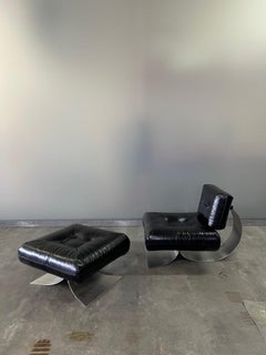 Oscar Niemeyer Alta chair & ottoman Mobilier International