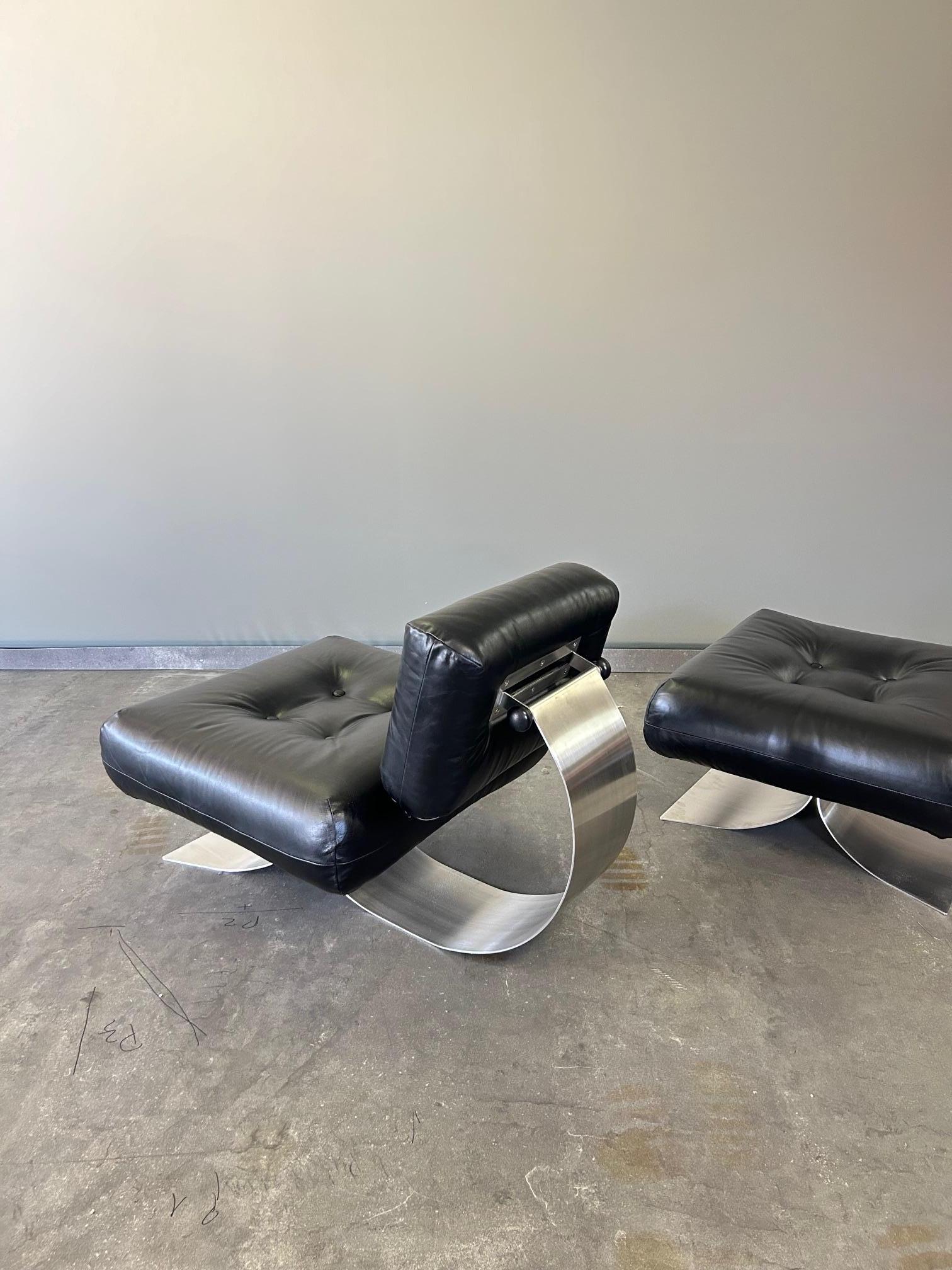 Oscar Niemeyer Alta-Stuhl und Ottomane Mobilier International (Moderne der Mitte des Jahrhunderts)