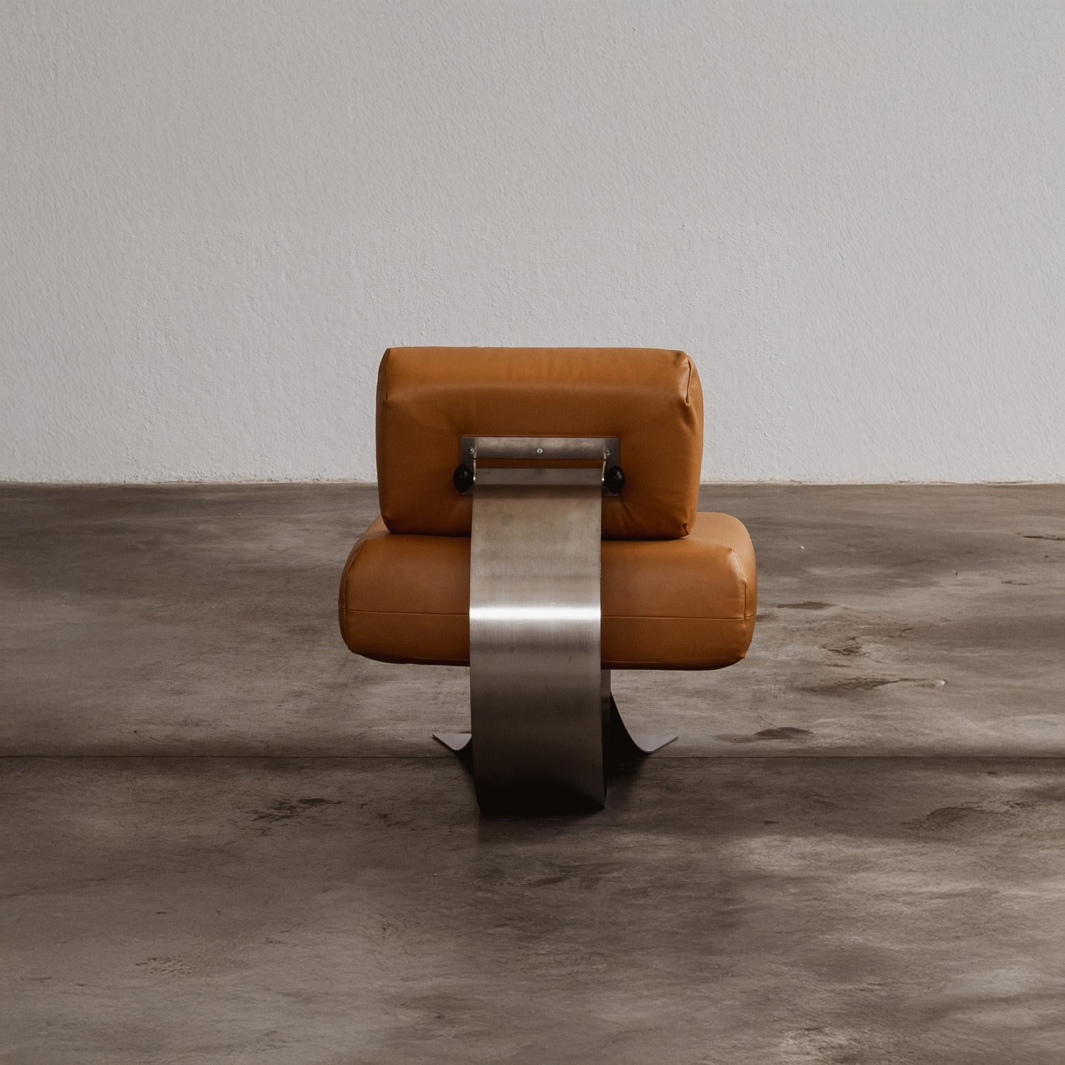 Oscar Niemeyer “Alta” Easy Chair for Mobilier International, 1971 (Ende des 20. Jahrhunderts) im Angebot