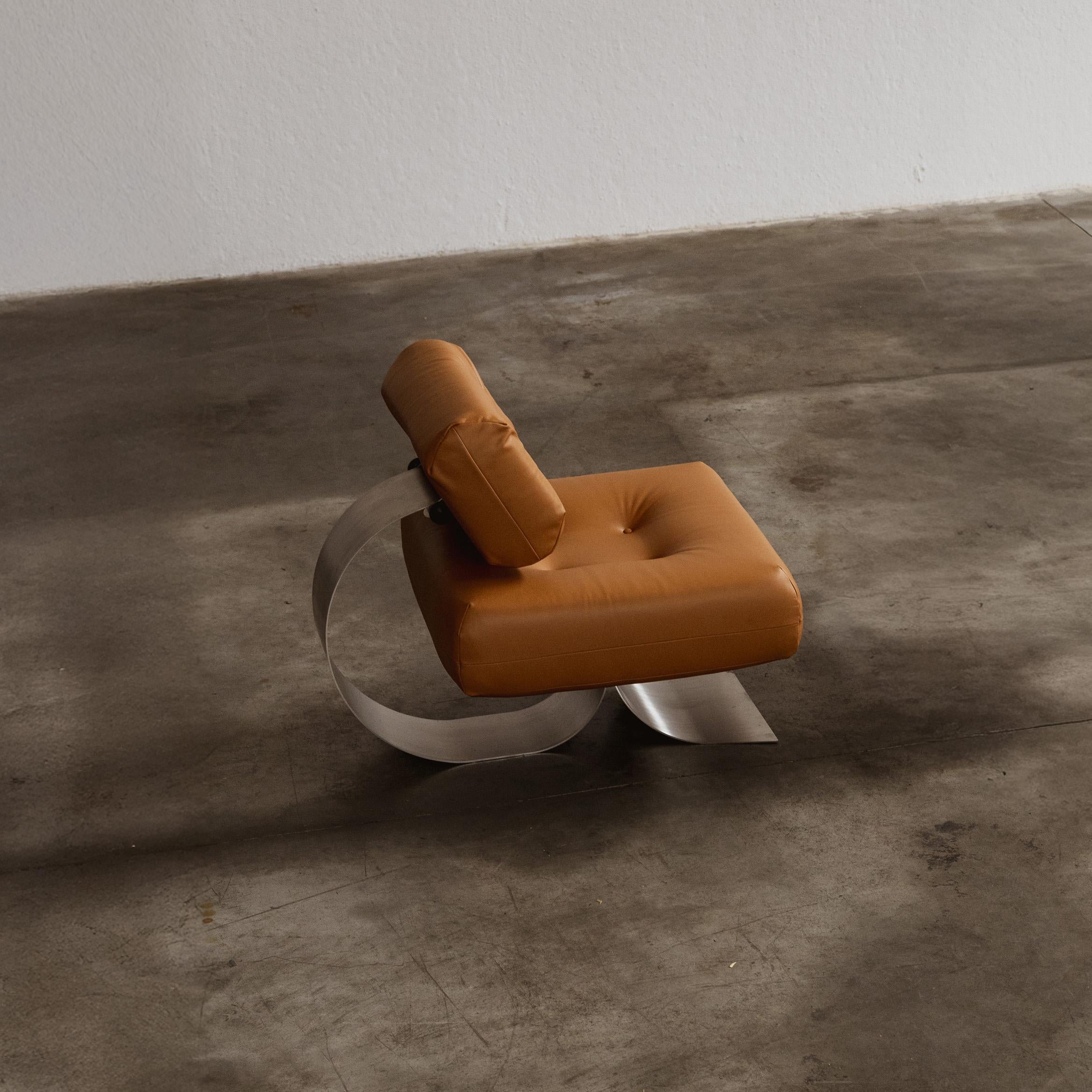 Oscar Niemeyer “Alta” Easy Chair for Mobilier International, 1971 im Angebot 2