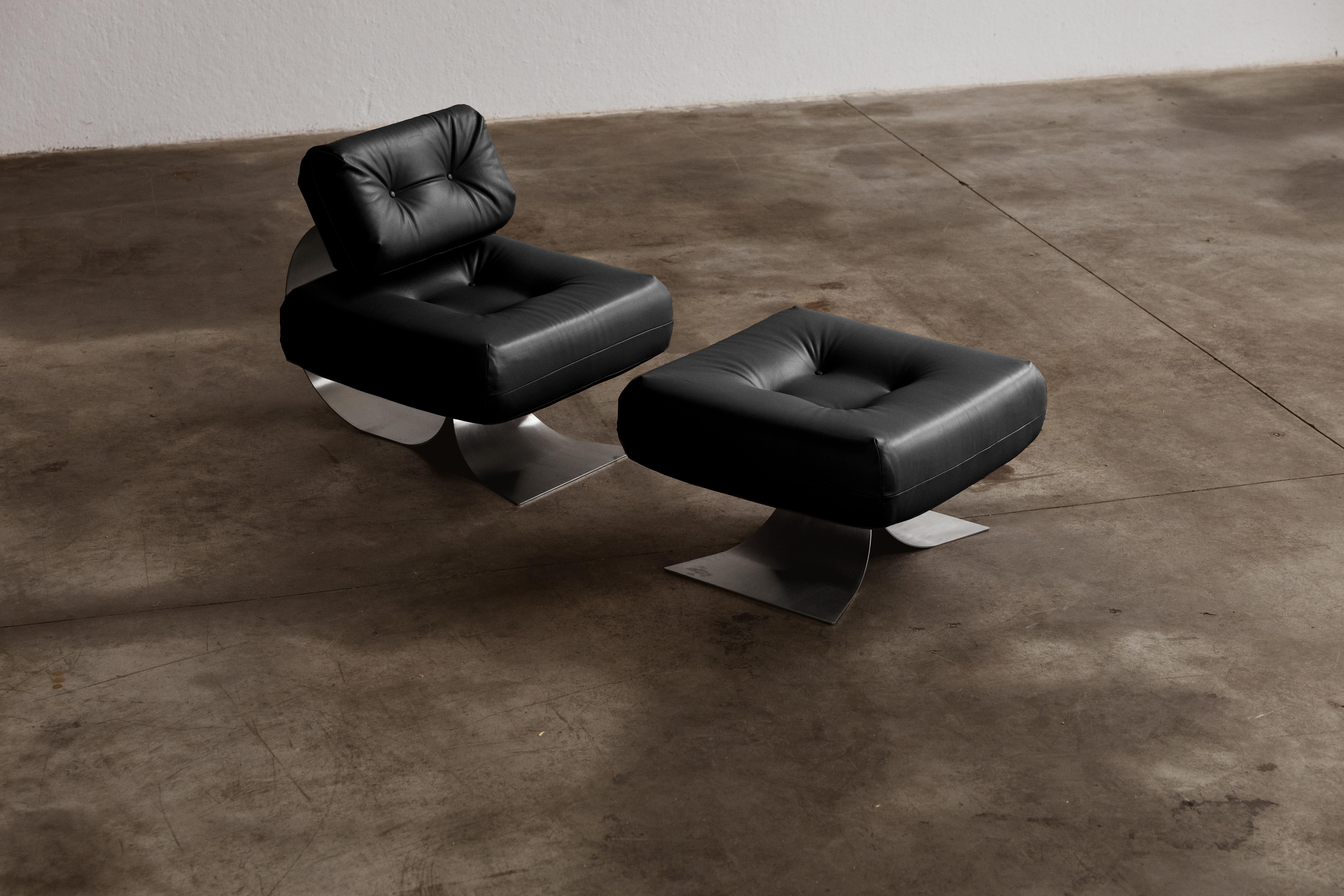 Oscar Niemeyer Alta Lounge Set für Mobilier International, 1971, 2 Exemplare (Ende des 20. Jahrhunderts) im Angebot