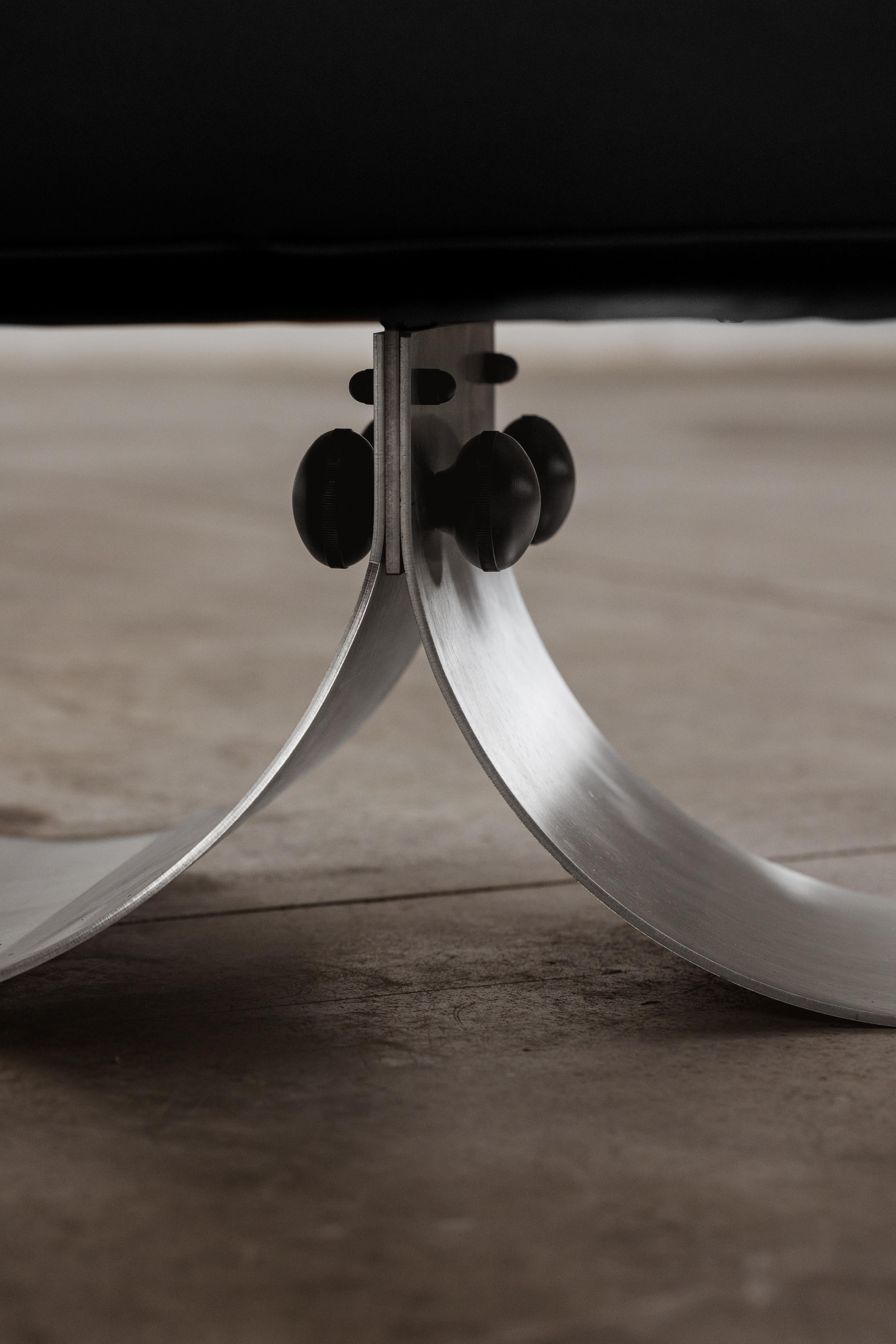 Oscar Niemeyer Alta Lounge Set für Mobilier International, 1971, 2 Exemplare im Angebot 1
