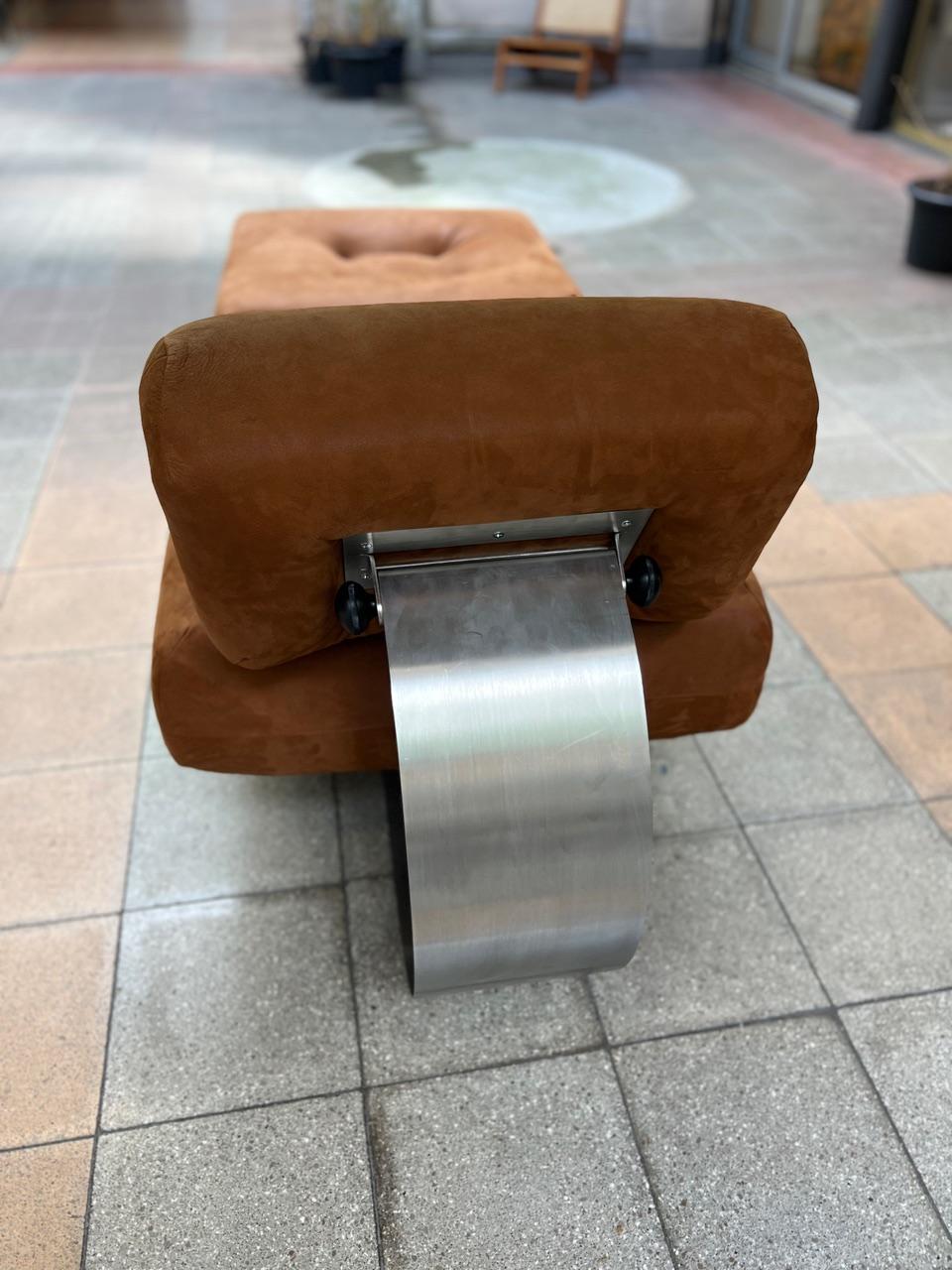 Oscar Niemeyer Sessel und Ottomane Modell „Alta“ – Modell „Alta“ – um 1974 10