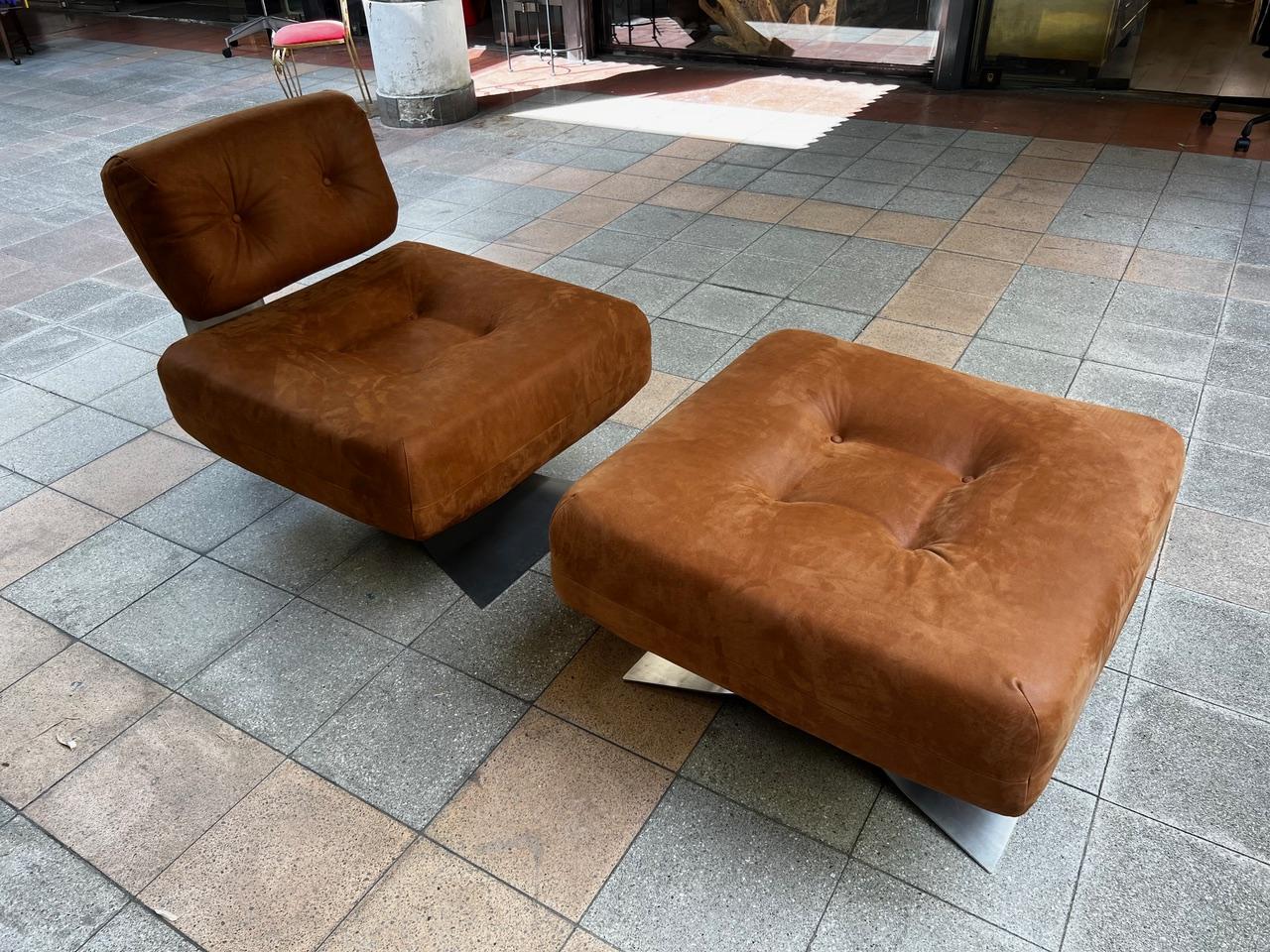 Oscar Niemeyer Sessel und Ottomane Modell „Alta“ – Modell „Alta“ – um 1974 (Brasilianisch)