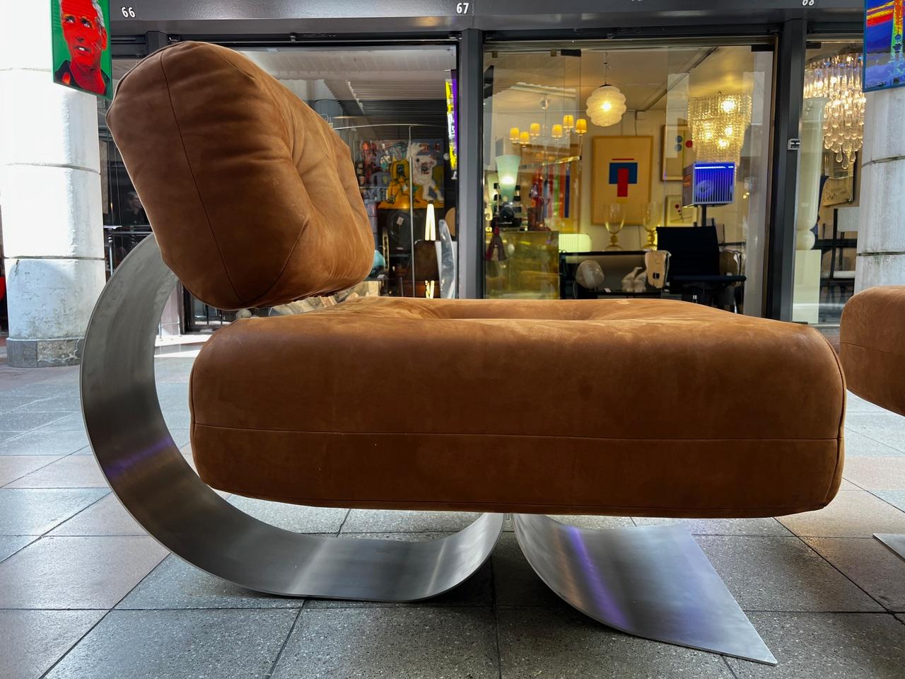 Oscar Niemeyer Sessel und Ottomane Modell „Alta“ – Modell „Alta“ – um 1974 (Ende des 20. Jahrhunderts)