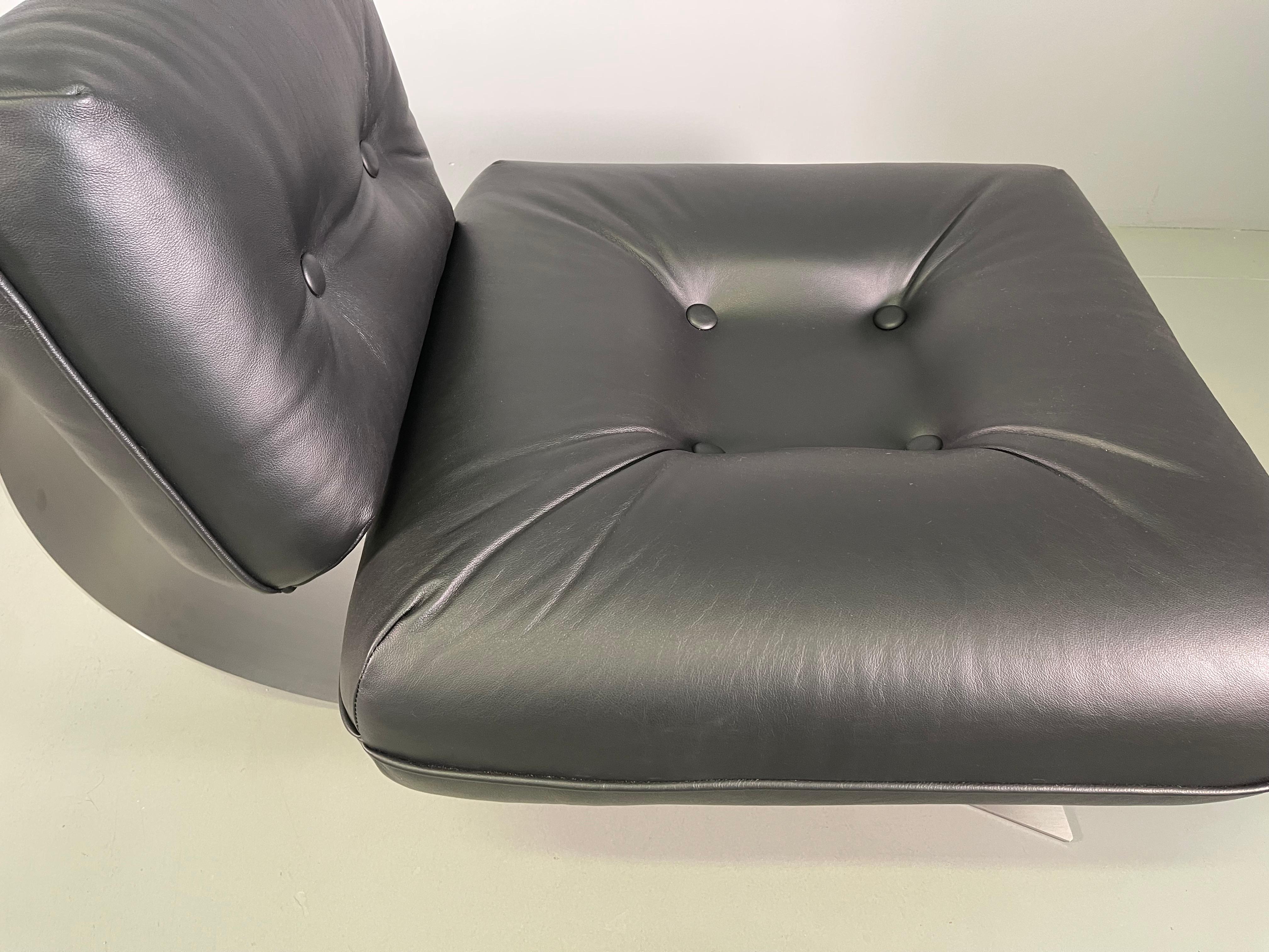Oscar Niemeyer Armchair and Ottoman Model 