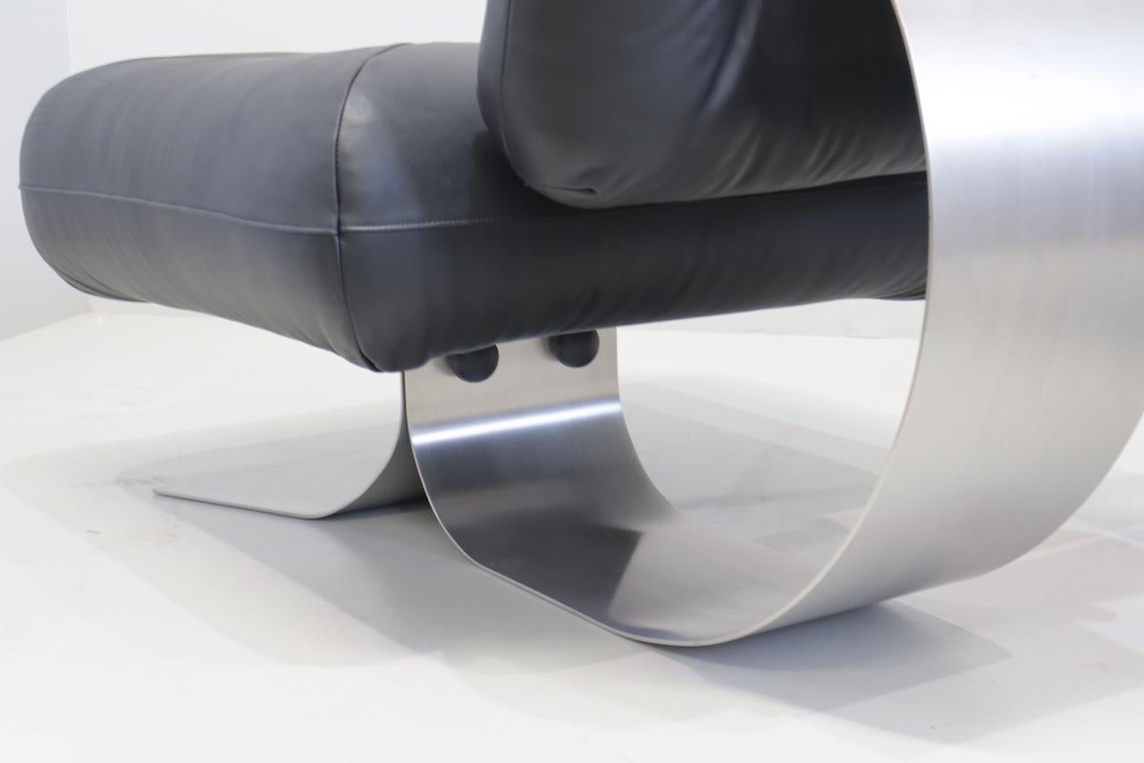 20th Century Oscar Niemeyer Armchair and Ottoman Model 