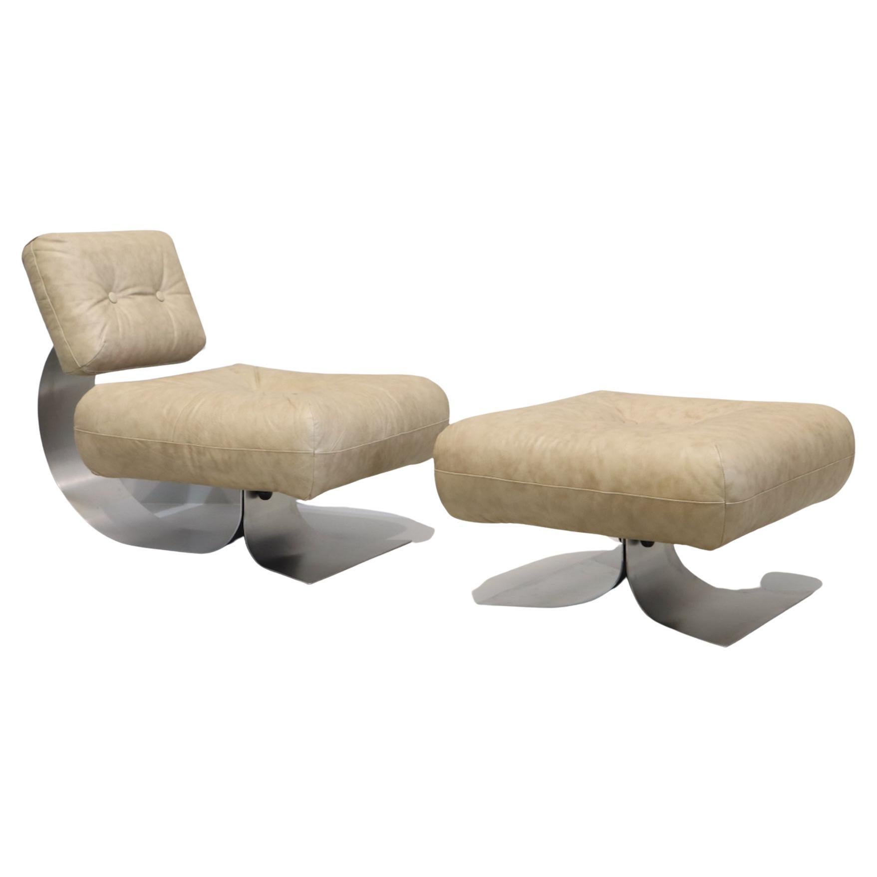 Oscar Niemeyer Armchair and Ottoman Model "Alta", circa 1975 Leather  For Sale