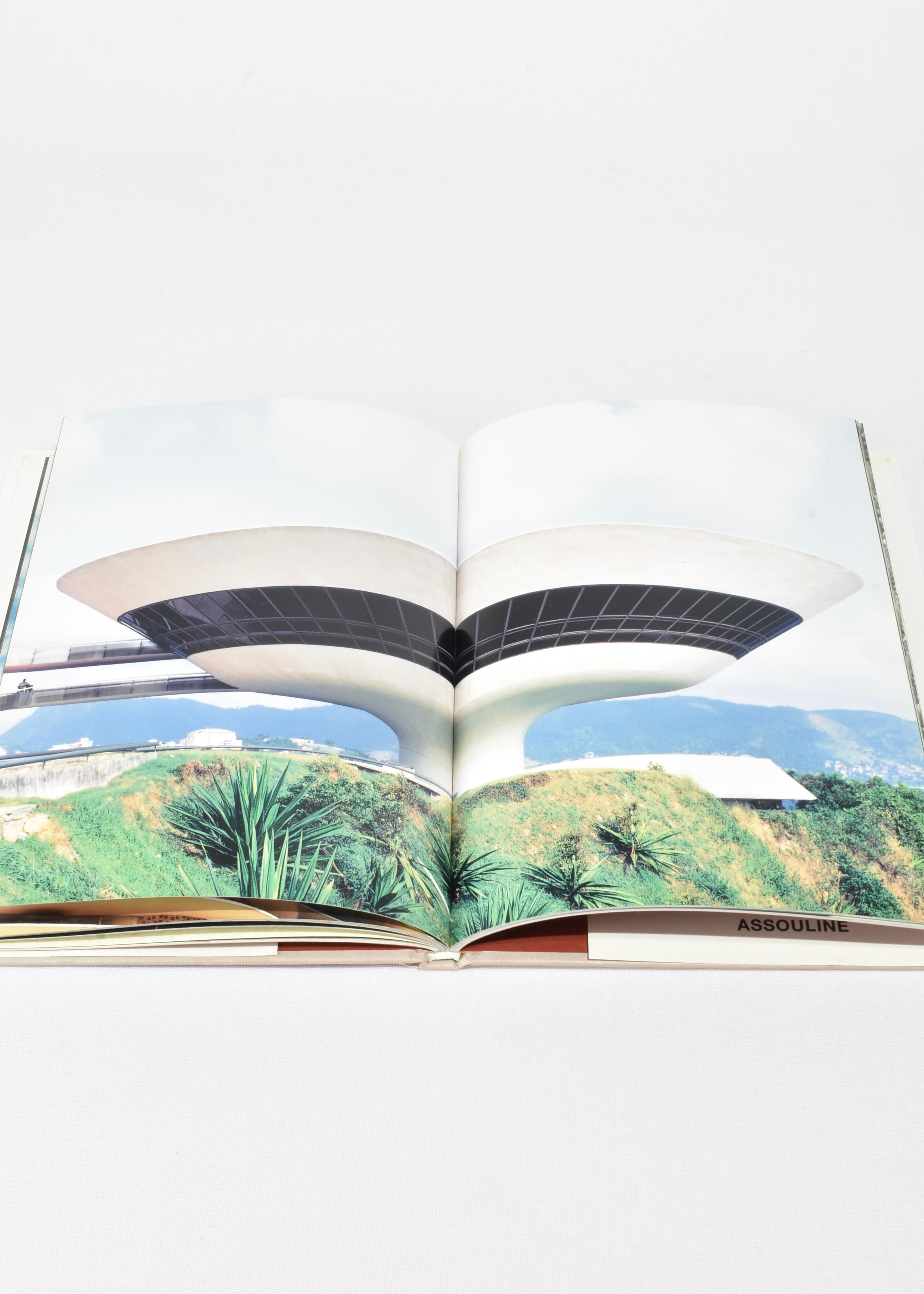 Oscar Niemeyer Book 2002 3