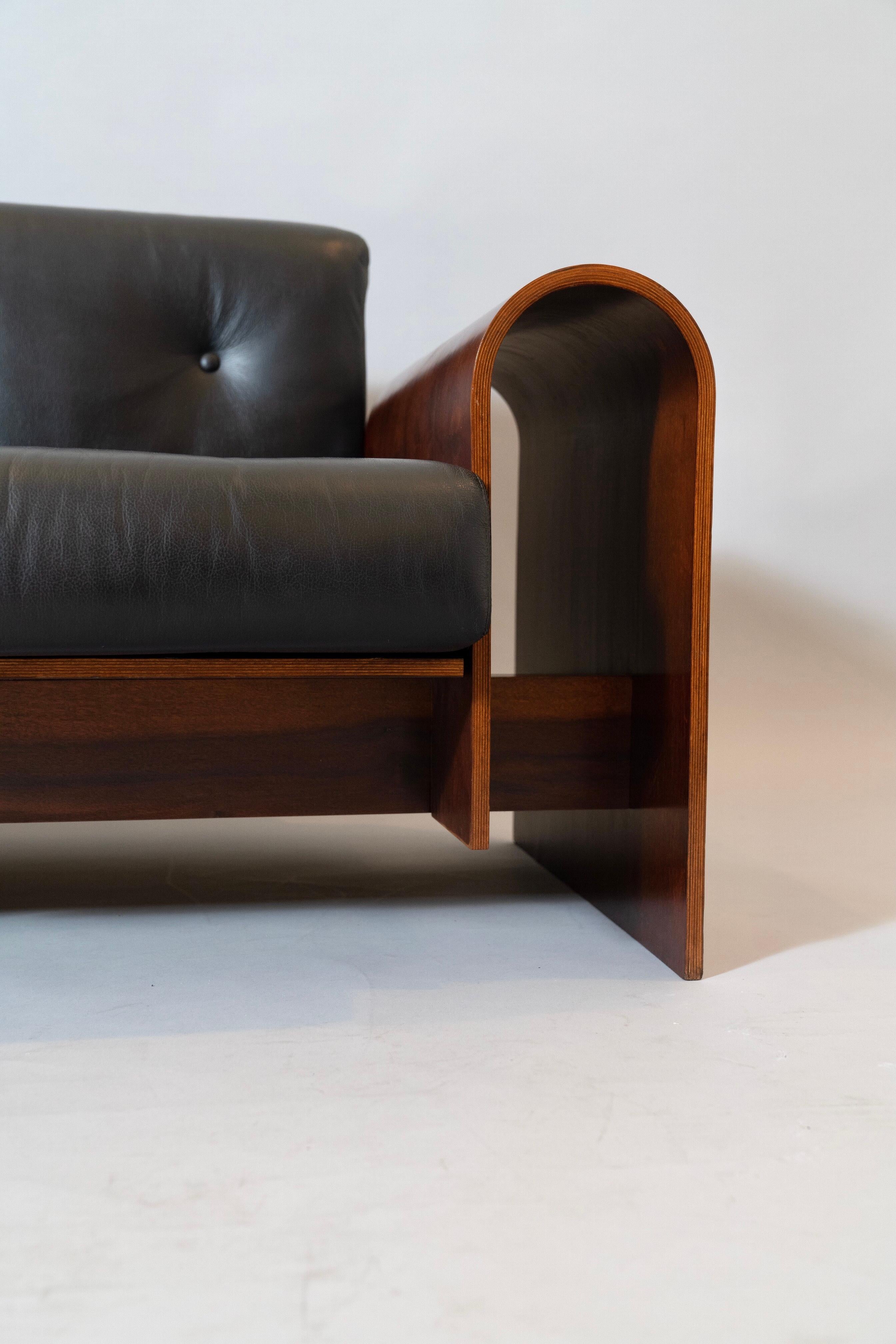 Oscar Niemeyer Exceptional Sofa in Rosewood and Leather, Hotel SESC, Brazil 1990 6