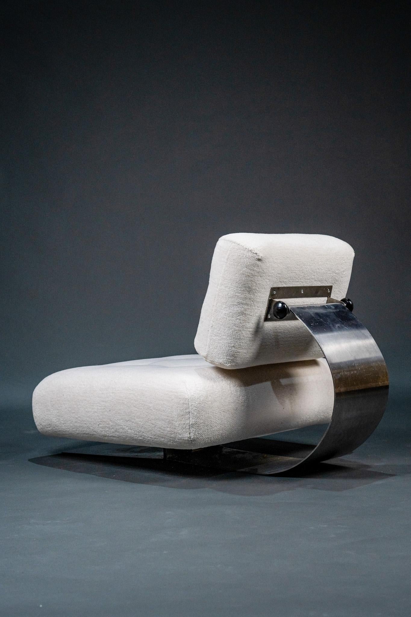 Mid-Century Modern Oscar Niemeyer. Lounge Chair  