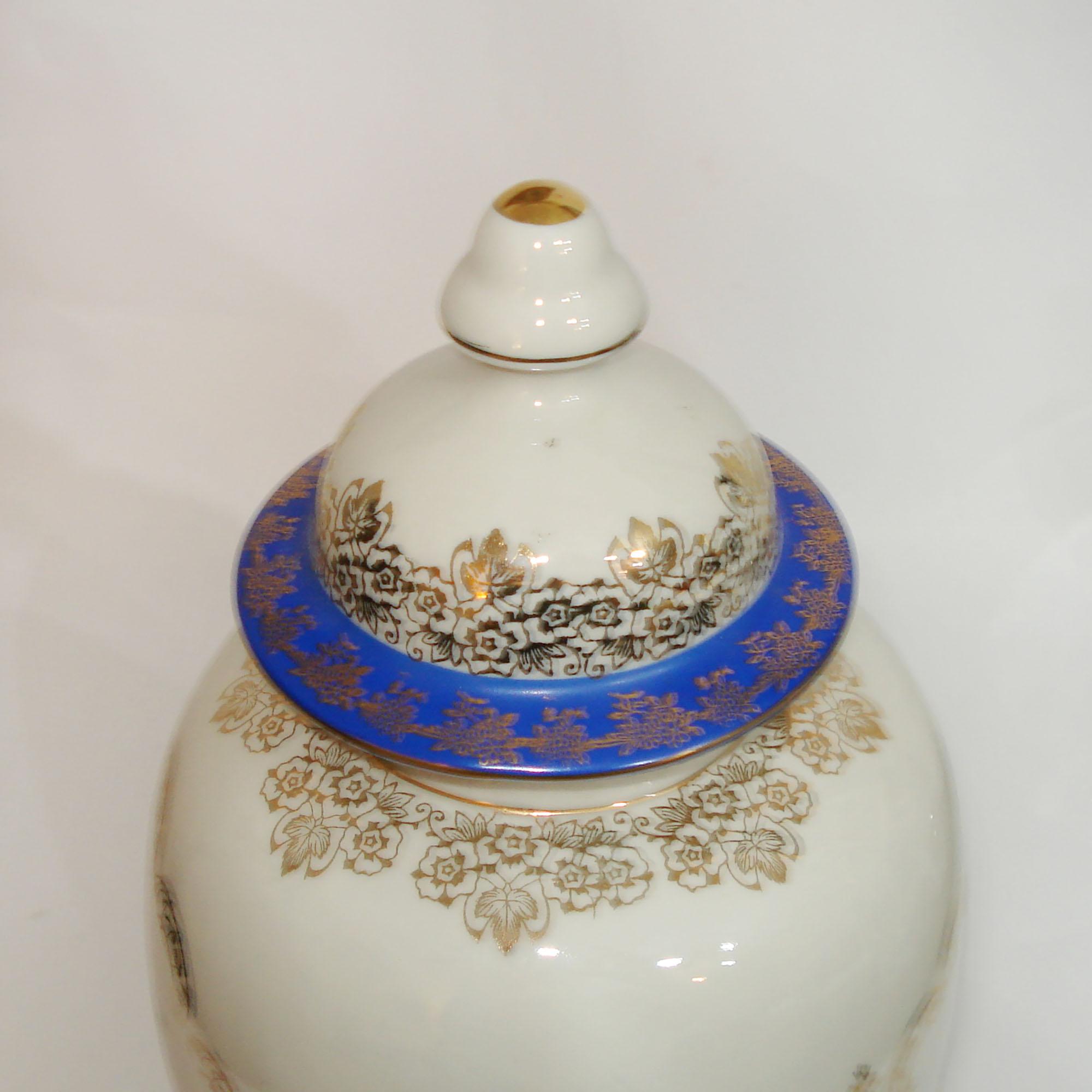 Vintage German Porcelain Lidded Urn by Oscar Schlegelmilch For Sale 1