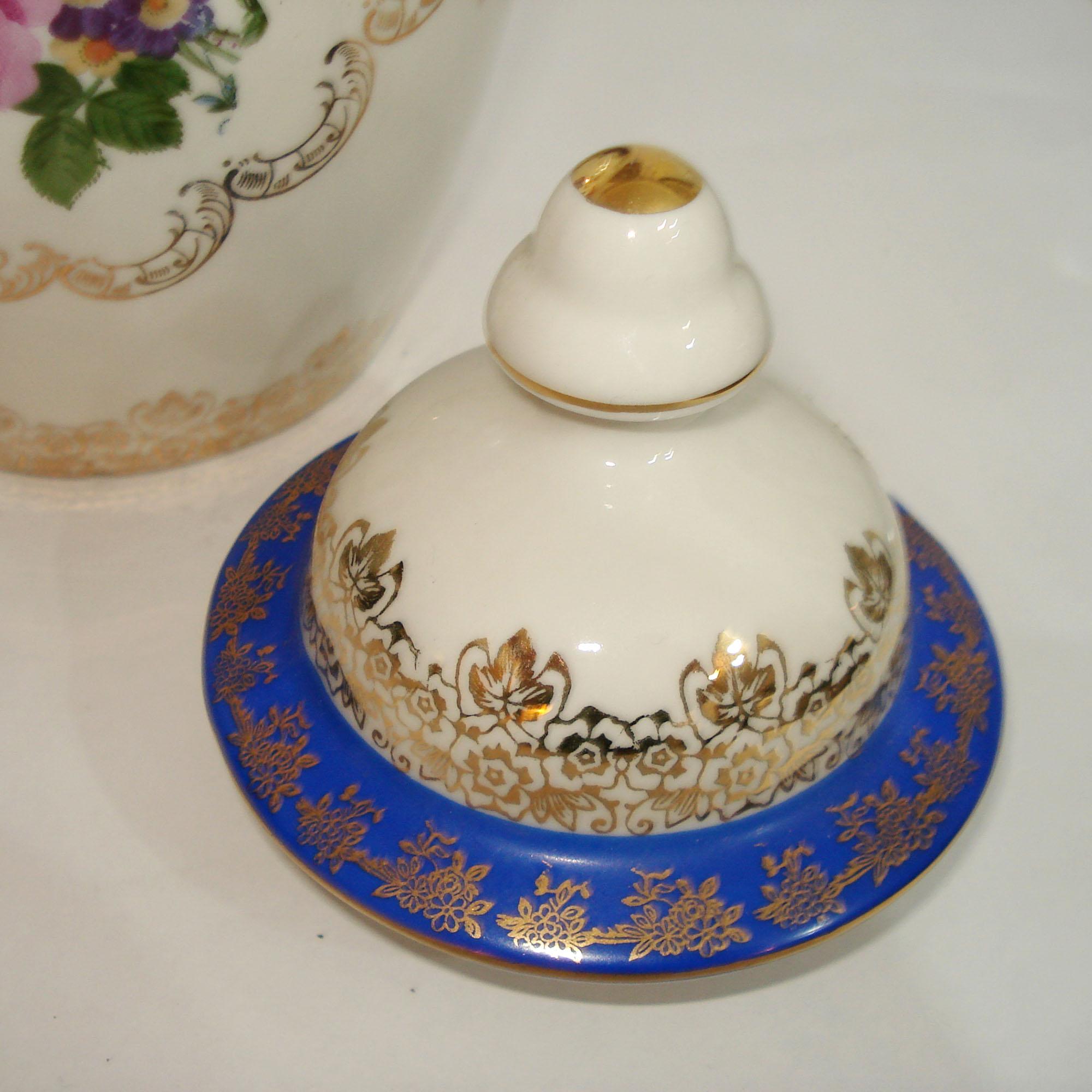 Vintage German Porcelain Lidded Urn by Oscar Schlegelmilch For Sale 4