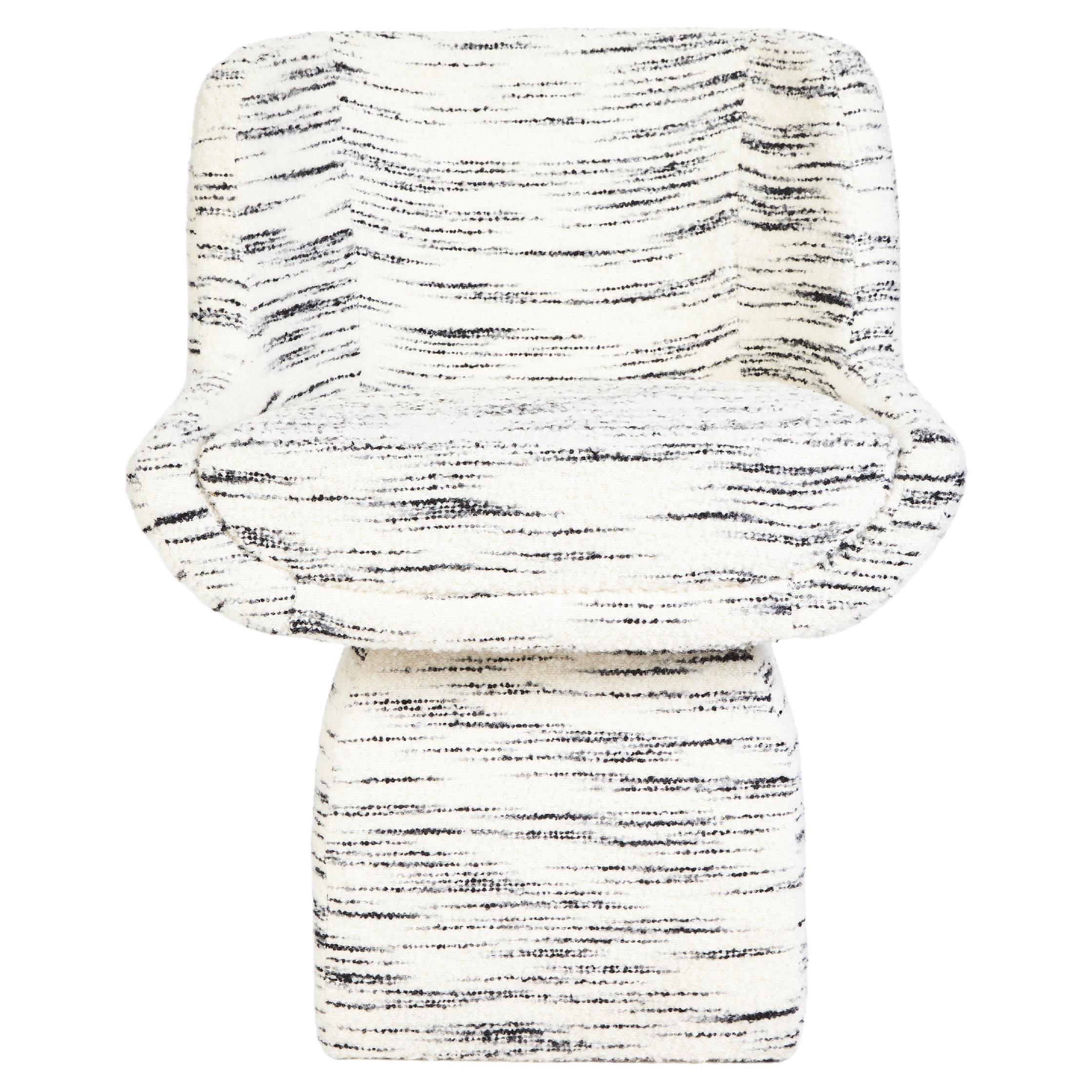 Oscar Small Dining Chair, in Special Bouclé Fabric, Handcrafted by Duistt For Sale
