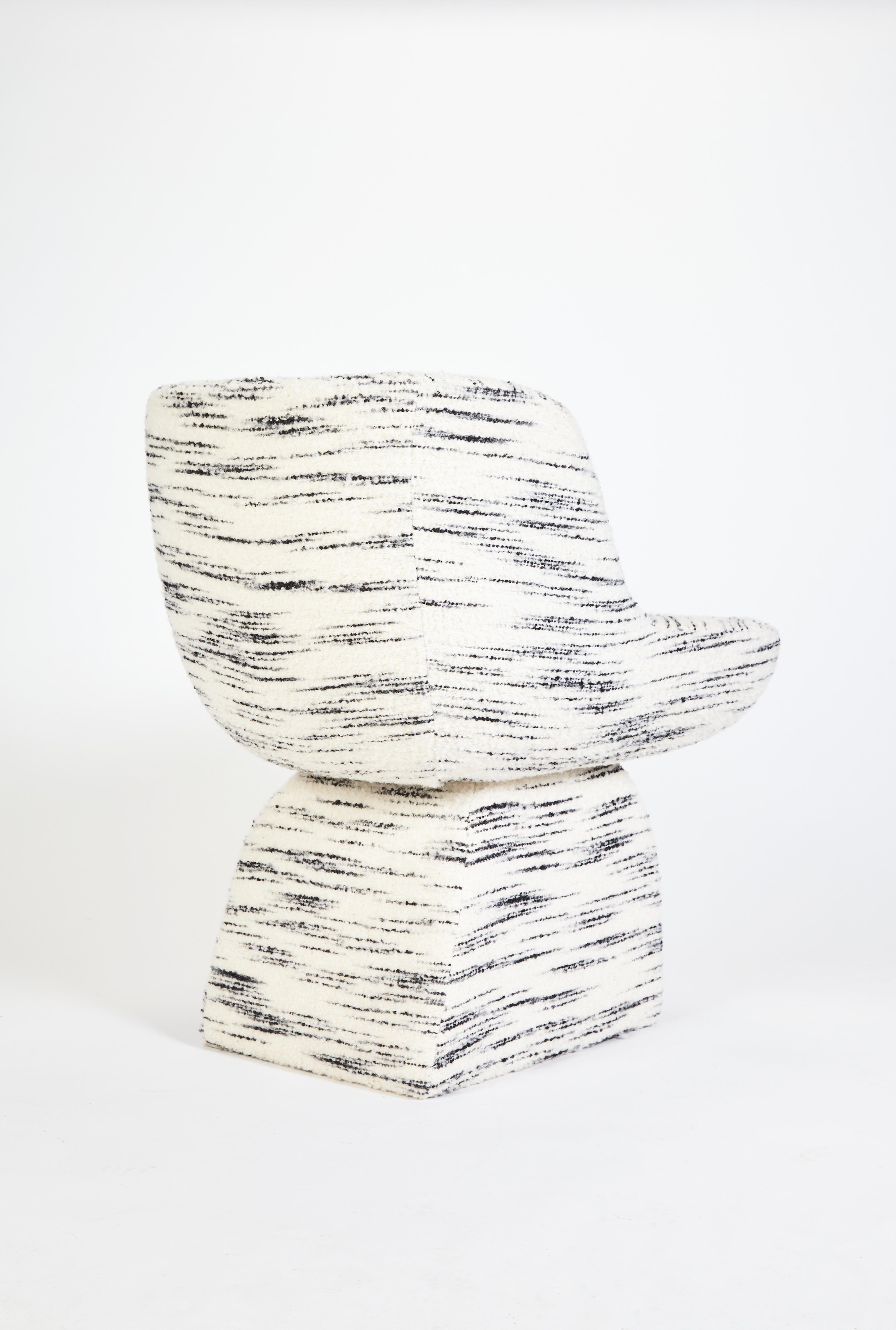 Modern Oscar Small Dining Chair, in Special Bouclé Fabric, Handcrafted by Duistt For Sale