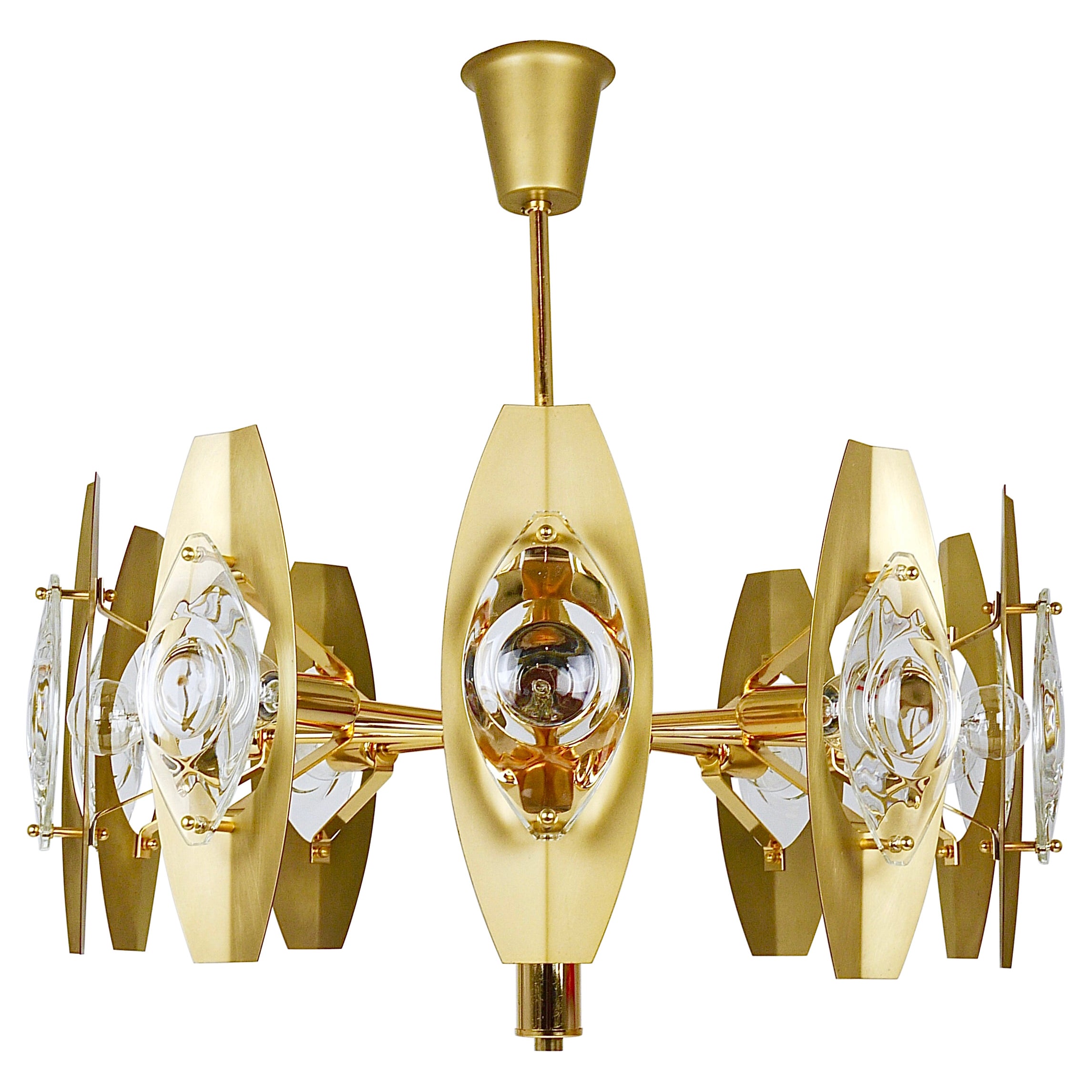 Oscar Torlasco 25“ Brass Chandelier with Optical Prism Lenses, Italy, 1970s For Sale