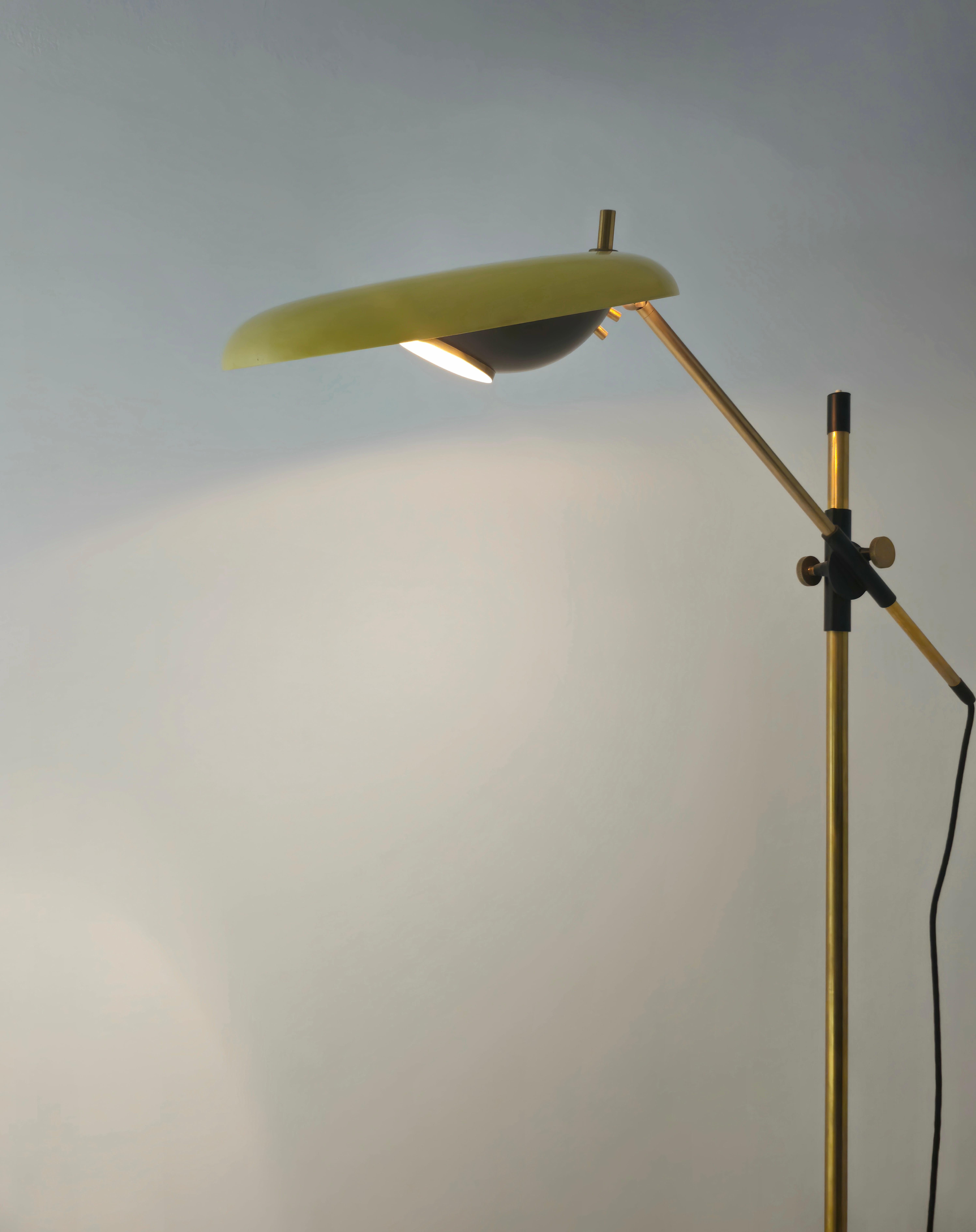 Lampada da terra regolabile Oscar Torlasco  Design/One in ottone Italia 1950 Mid-Century in vendita 6