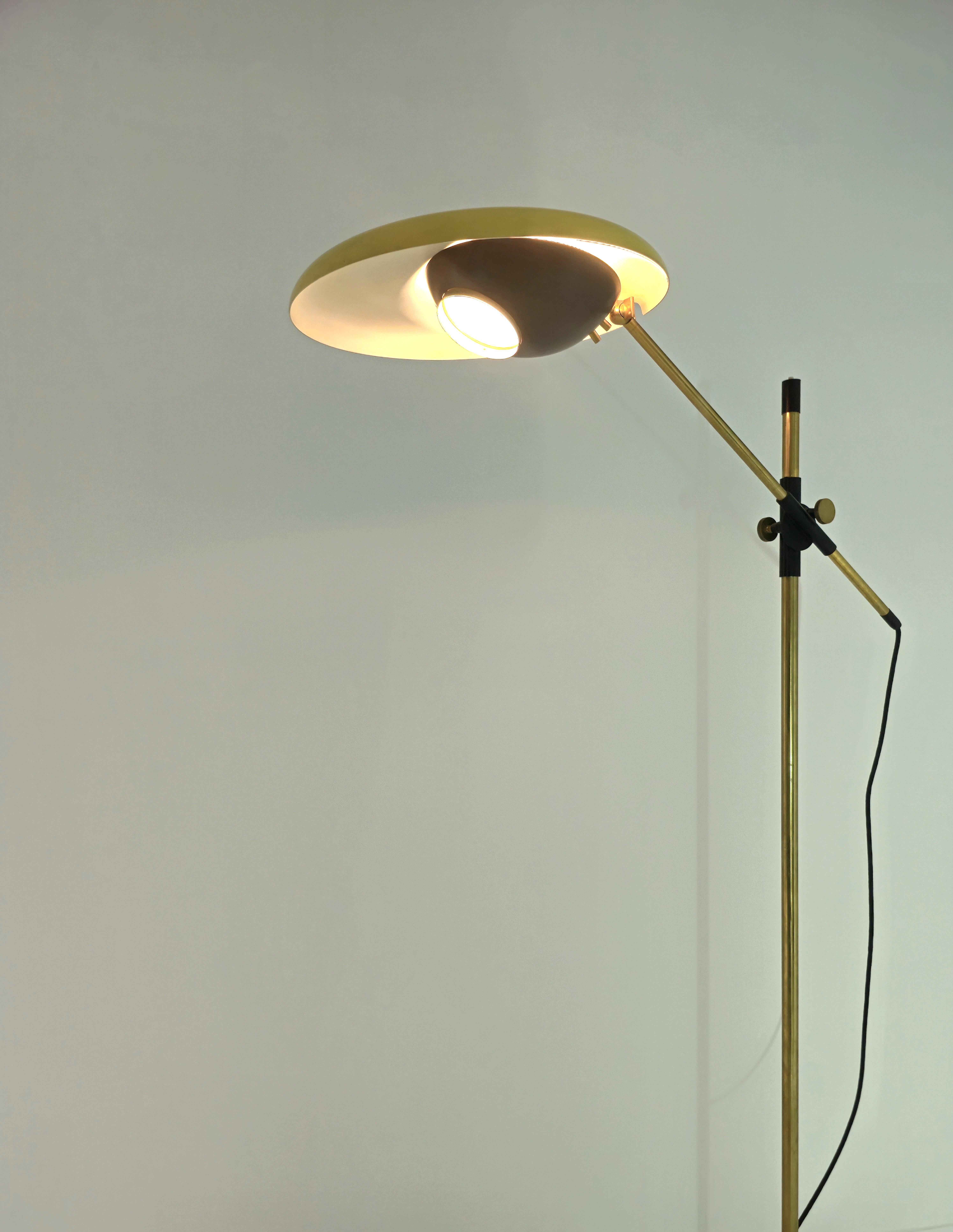 Lampada da terra regolabile Oscar Torlasco  Design/One in ottone Italia 1950 Mid-Century in vendita 7