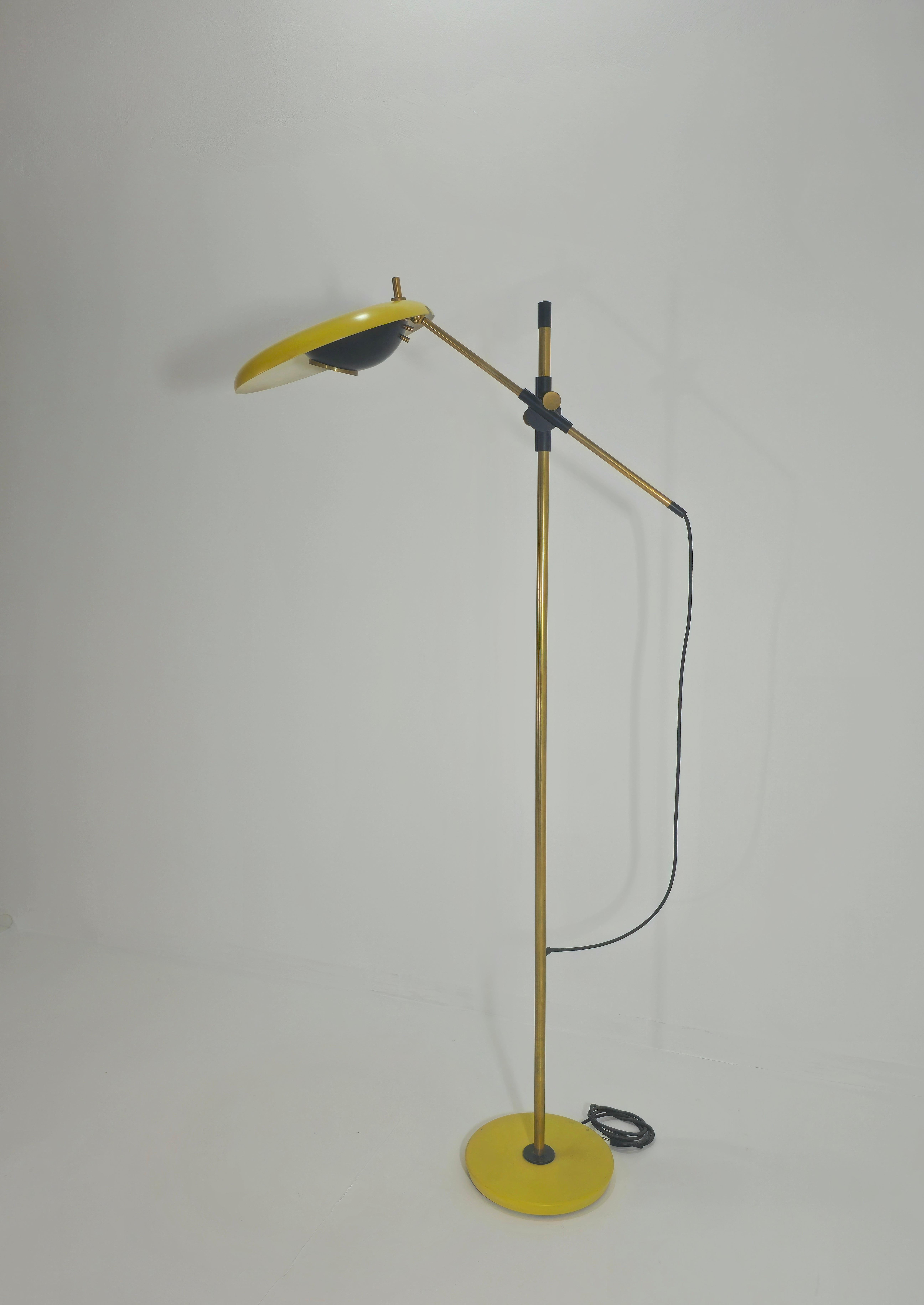 Lampada da terra regolabile Oscar Torlasco  Design/One in ottone Italia 1950 Mid-Century In condizioni buone in vendita a Palermo, IT
