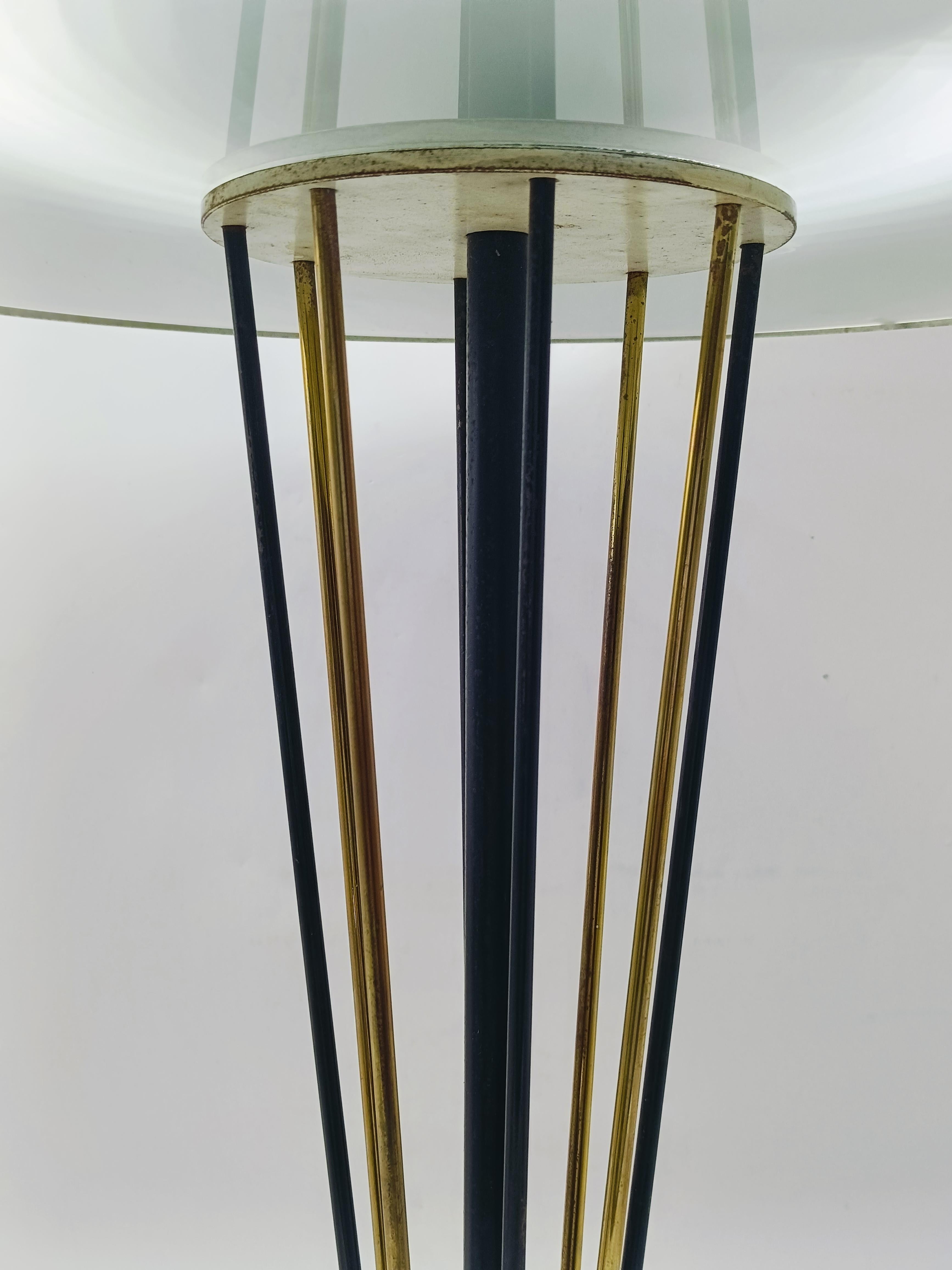 Oscar Torlasco Attrib. Brass and Painted Metal Table Lamp, Italy 1960s For Sale 4