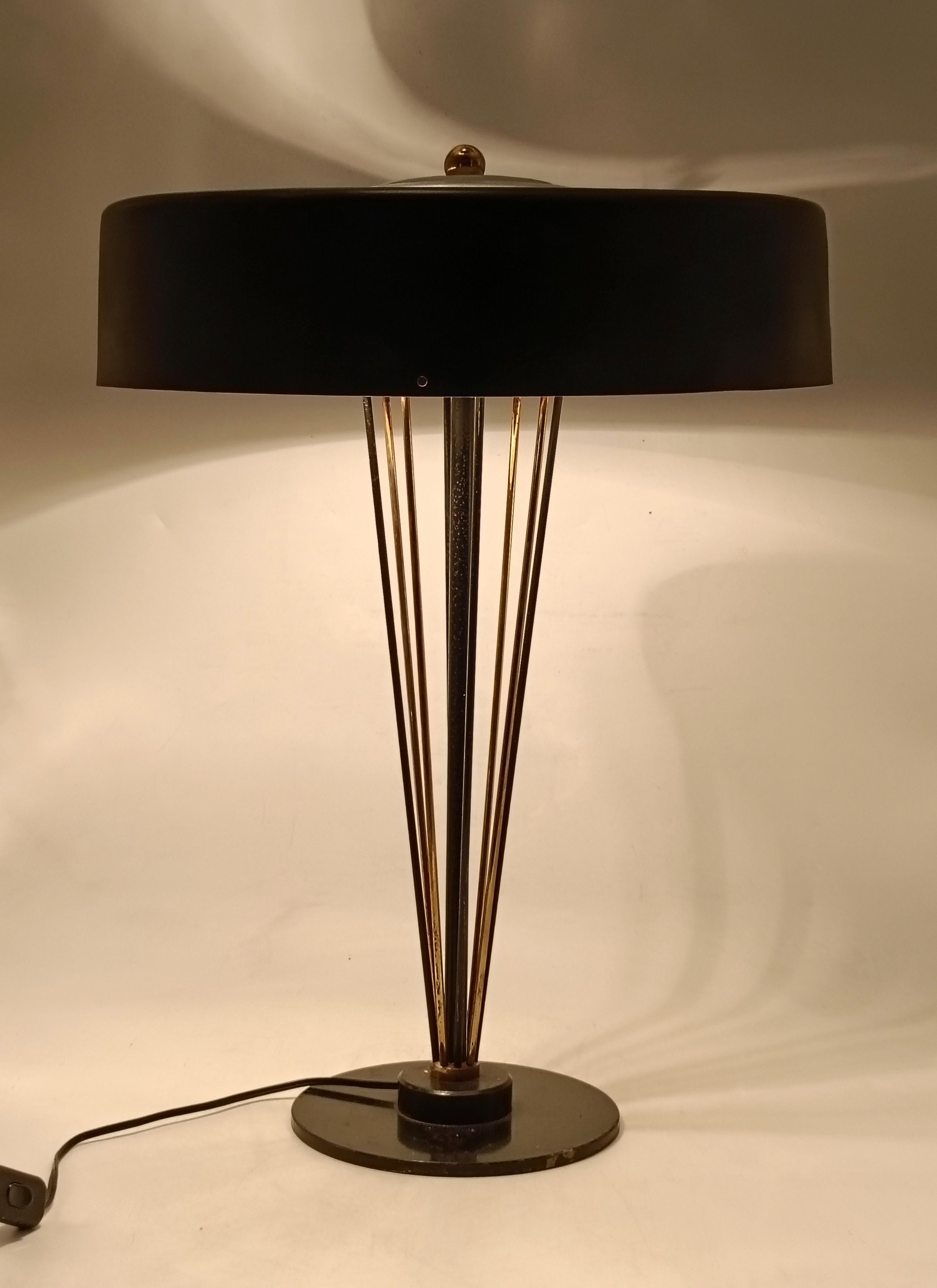 Oscar Torlasco Attrib. Brass and Painted Metal Table Lamp, Italy 1960s For Sale 2