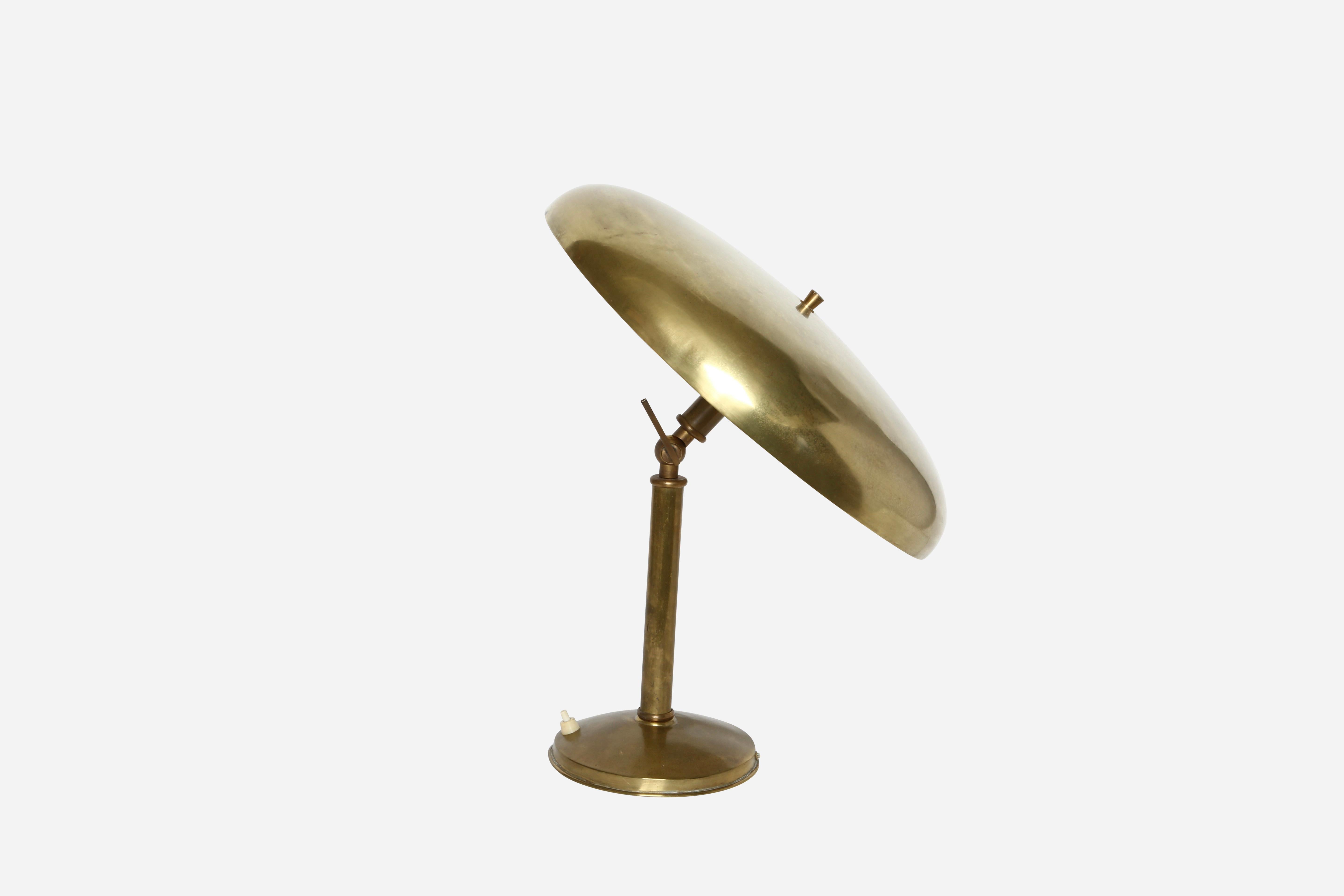 Lampe de table en laiton attribuée à Oscar Torlasco, Italie, années 1960 en vente 8