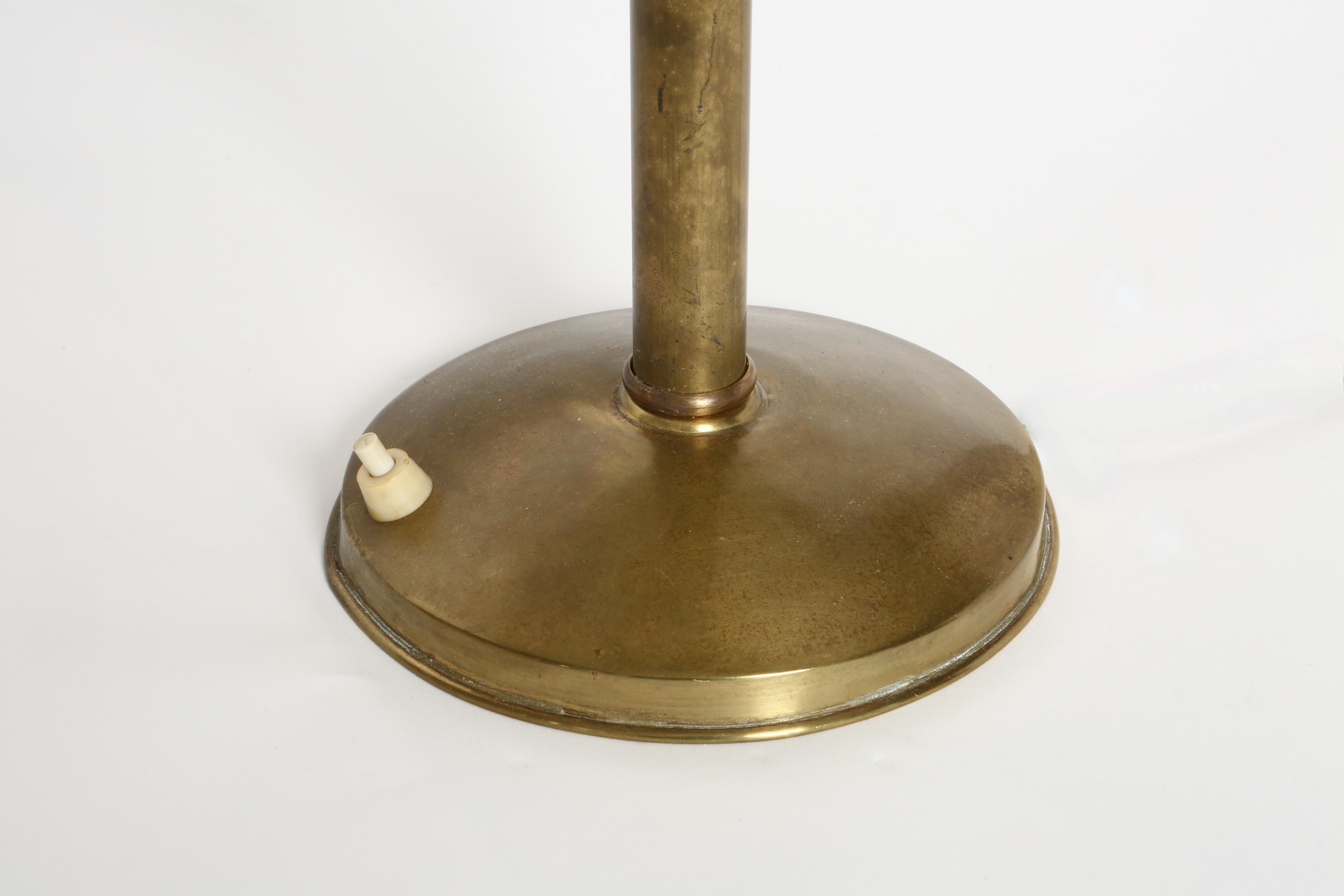 Oscar Torlasco Attributed Brass Table Lamp, Italy, 1960s For Sale 3