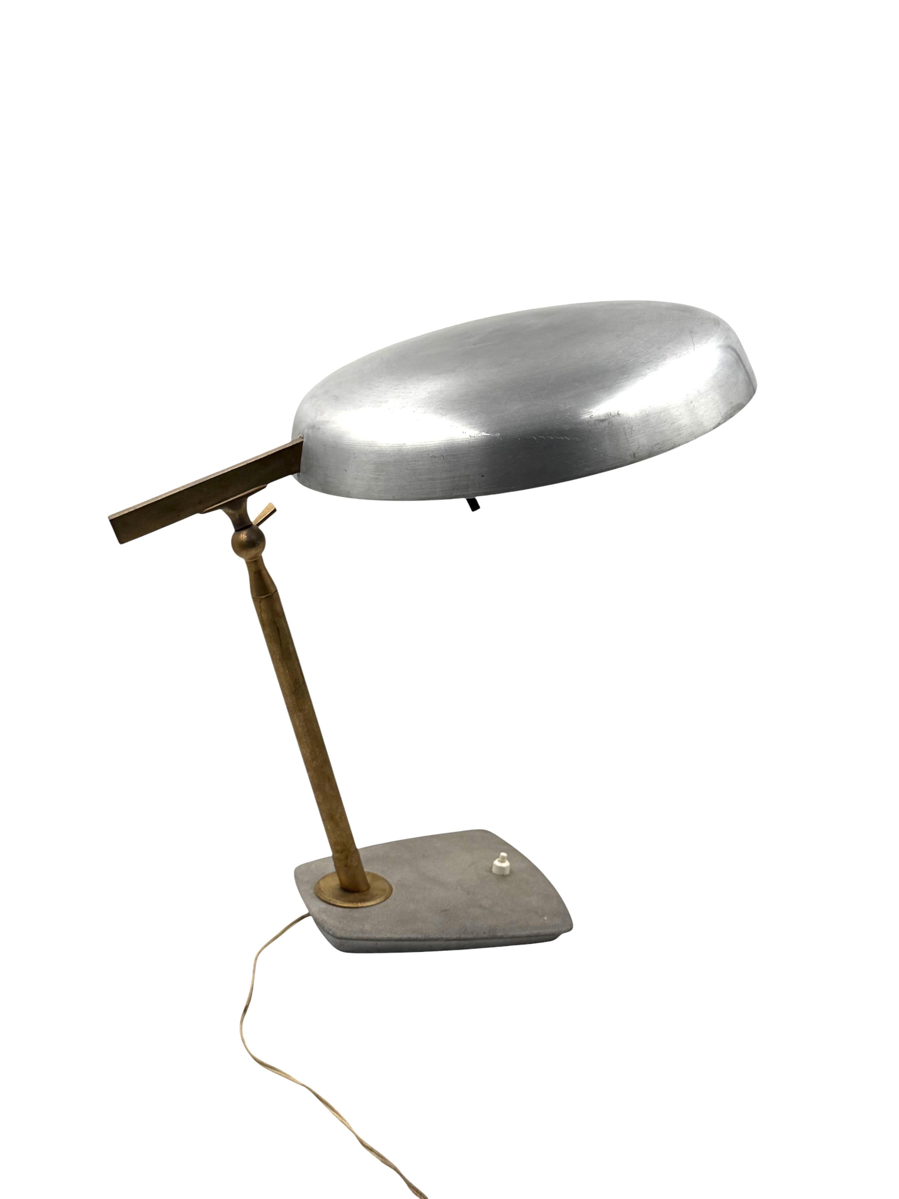 Oscar Torlasco, brass desk / table lamp, Prod. Lumi, circa 1960s (Metall) im Angebot