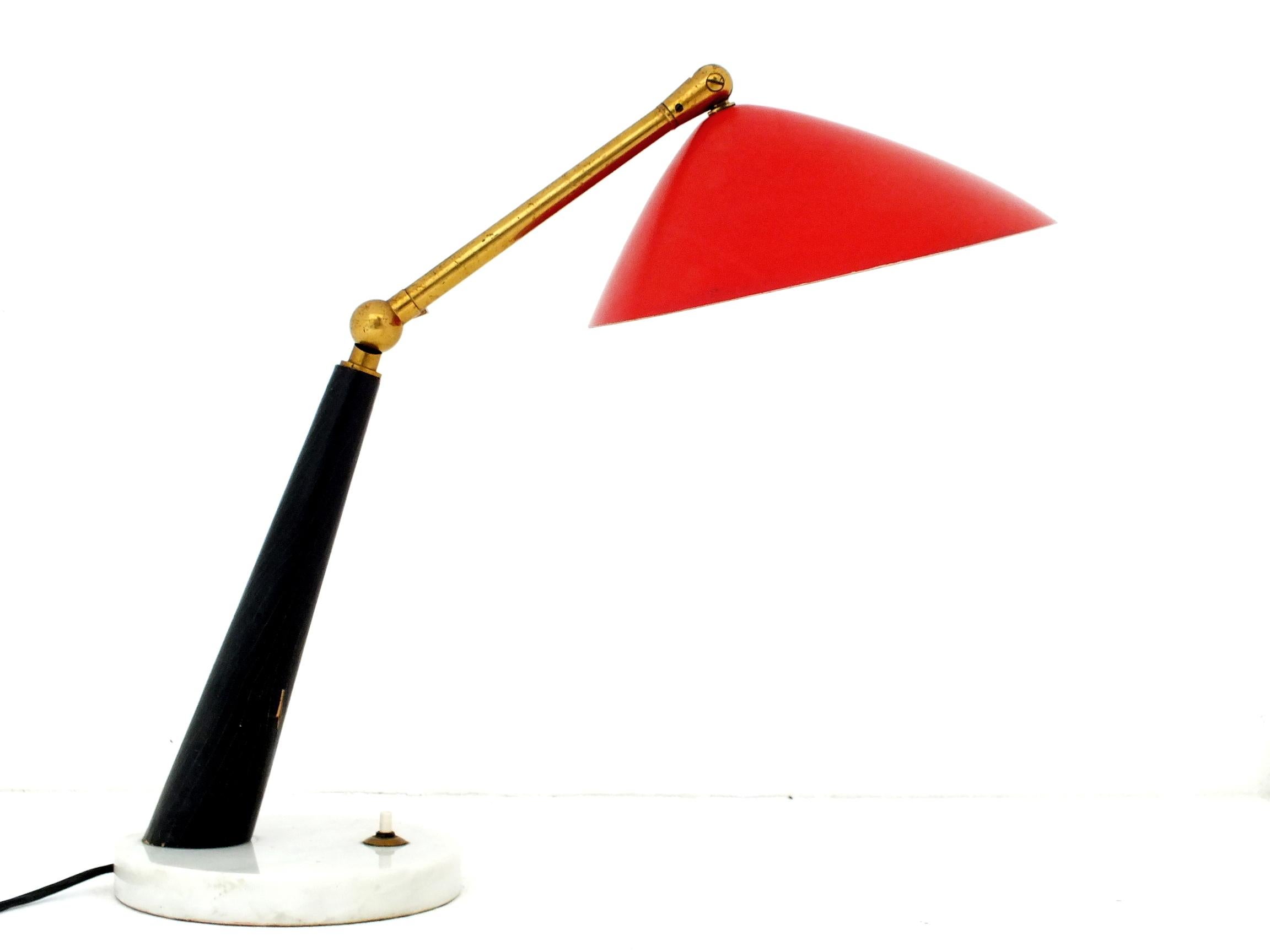 Oscar Torlasco entwarf für Stilux Italien, 55 Jahre, eine von zwei roten Tisch-/Schreibtischlampen (Moderne der Mitte des Jahrhunderts) im Angebot