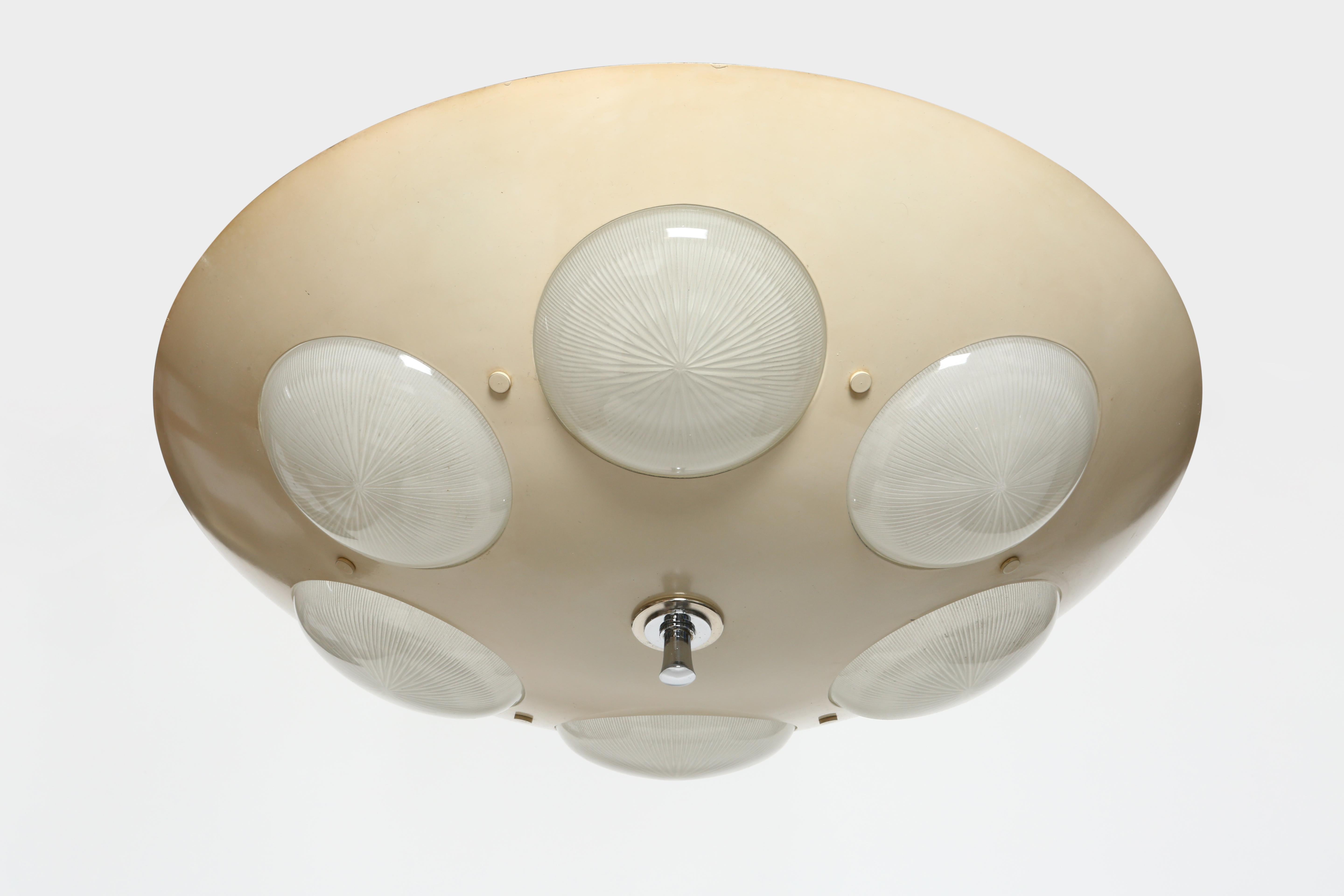 Enameled Oscar Torlasco for Lumi attributed ceiling suspension For Sale