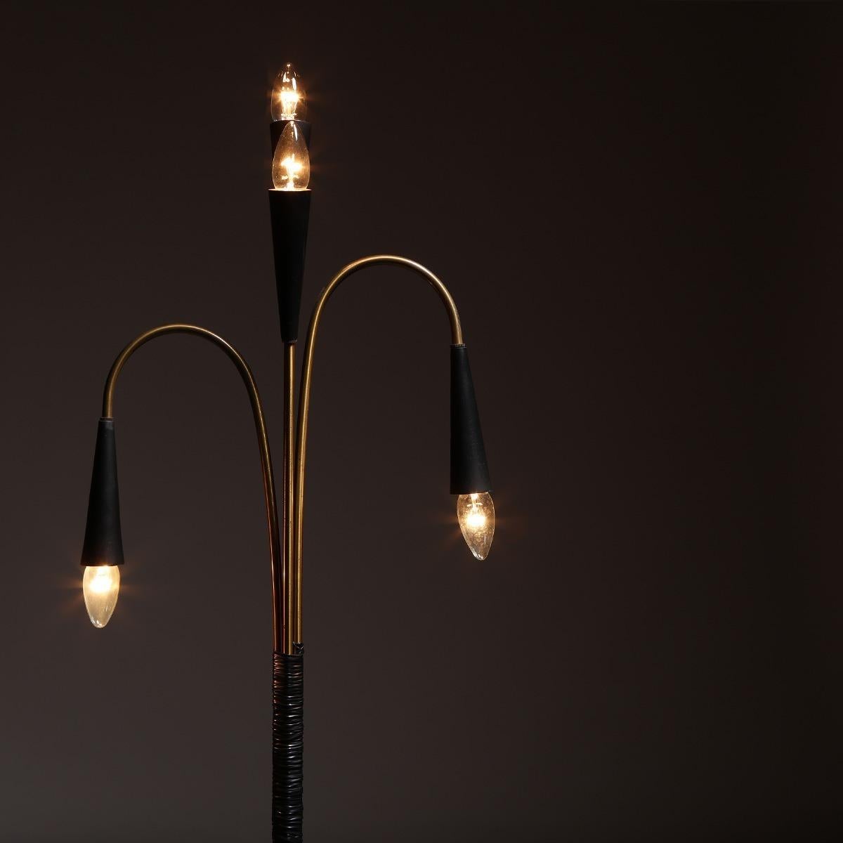 Oscar Torlasco für Lumi Stehleuchte aus Messing, 1960er Jahre (Italienisch) im Angebot