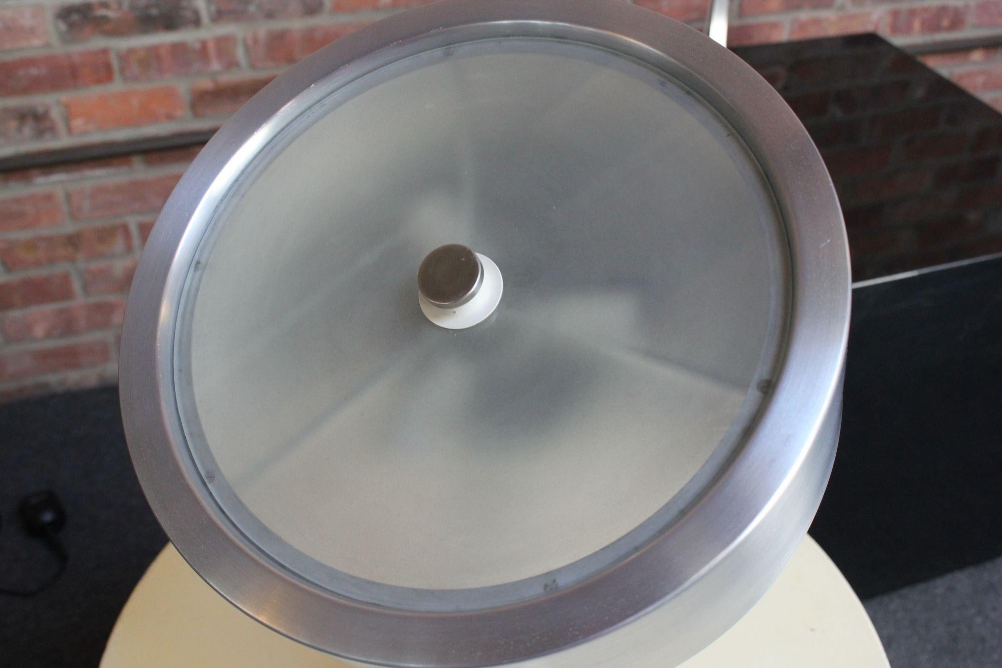 Oscar Torlasco für Lumi Italian Modern Verstellbare Tischleuchte aus Aluminium und Glas (Metall) im Angebot