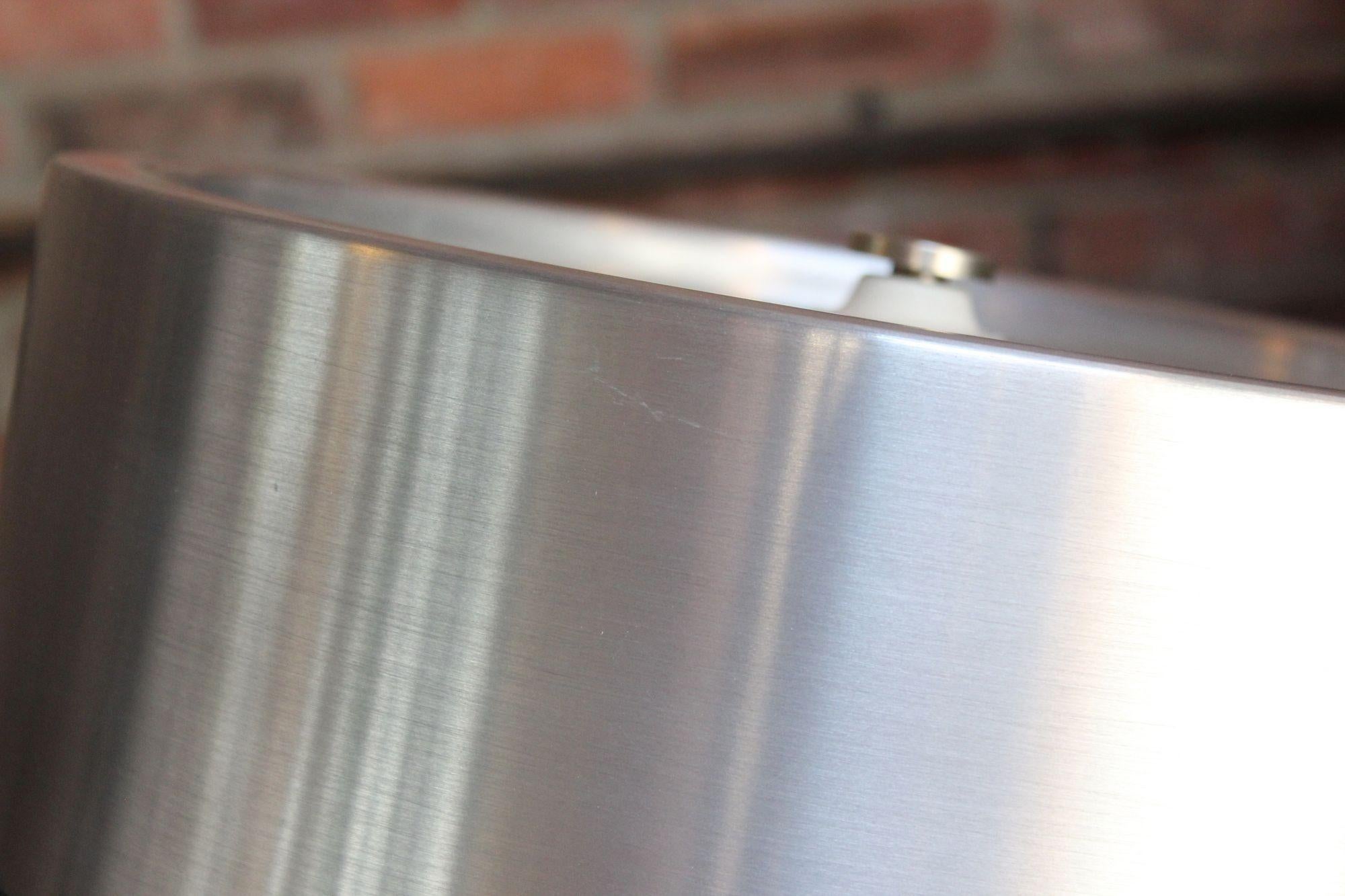 Oscar Torlasco für Lumi Italian Modern Verstellbare Tischleuchte aus Aluminium und Glas im Angebot 1