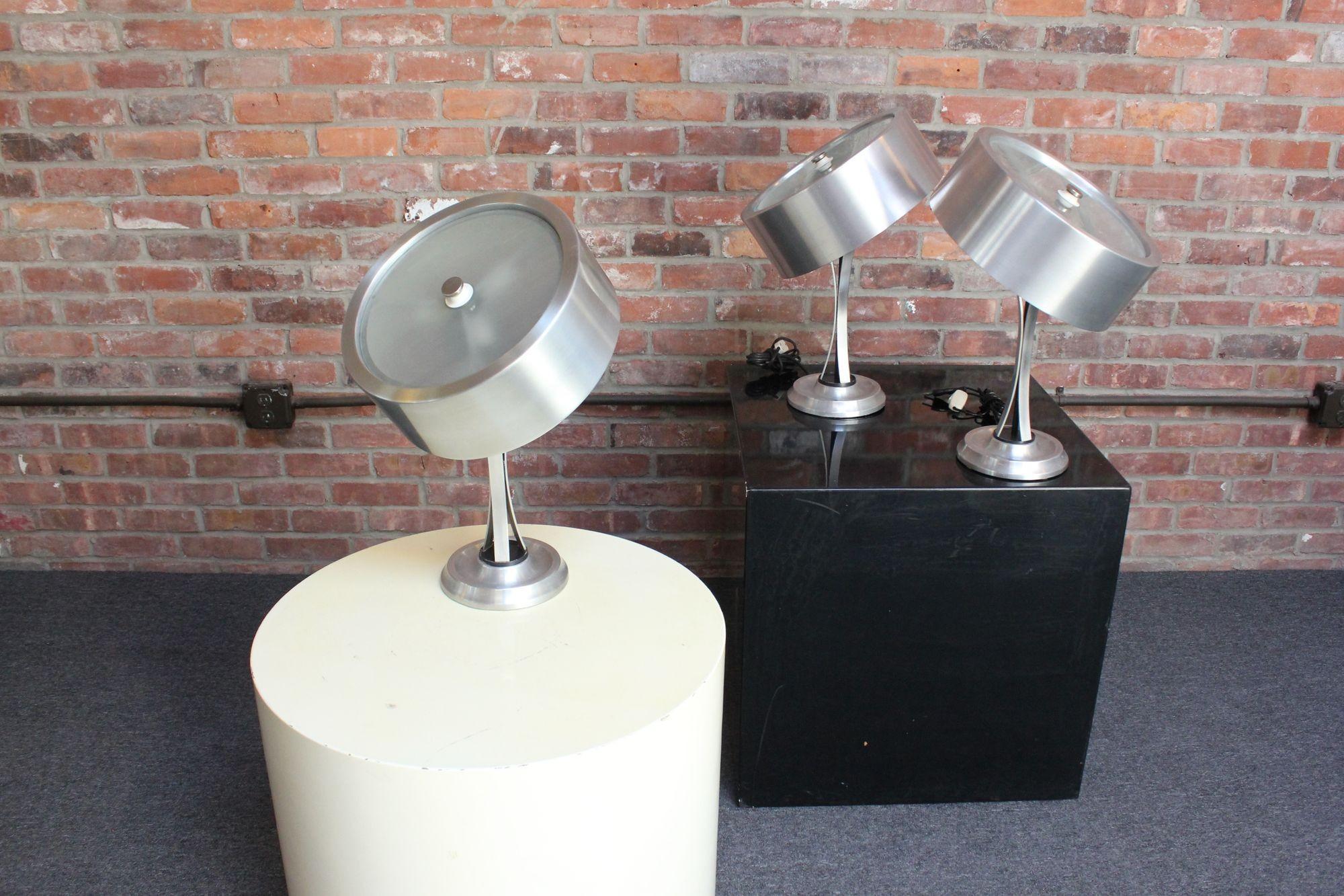 Oscar Torlasco für Lumi Italian Modern Verstellbare Tischleuchte aus Aluminium und Glas (Poliert) im Angebot