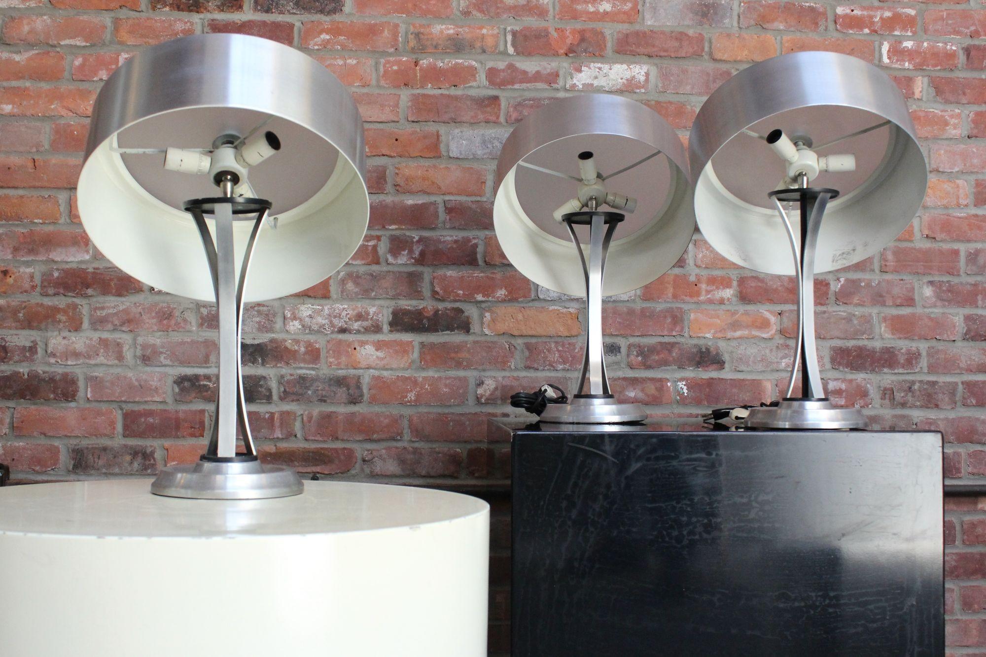 Oscar Torlasco for Lumi Italian Modern Adjustable Aluminum and Glass Table Lamp For Sale 13