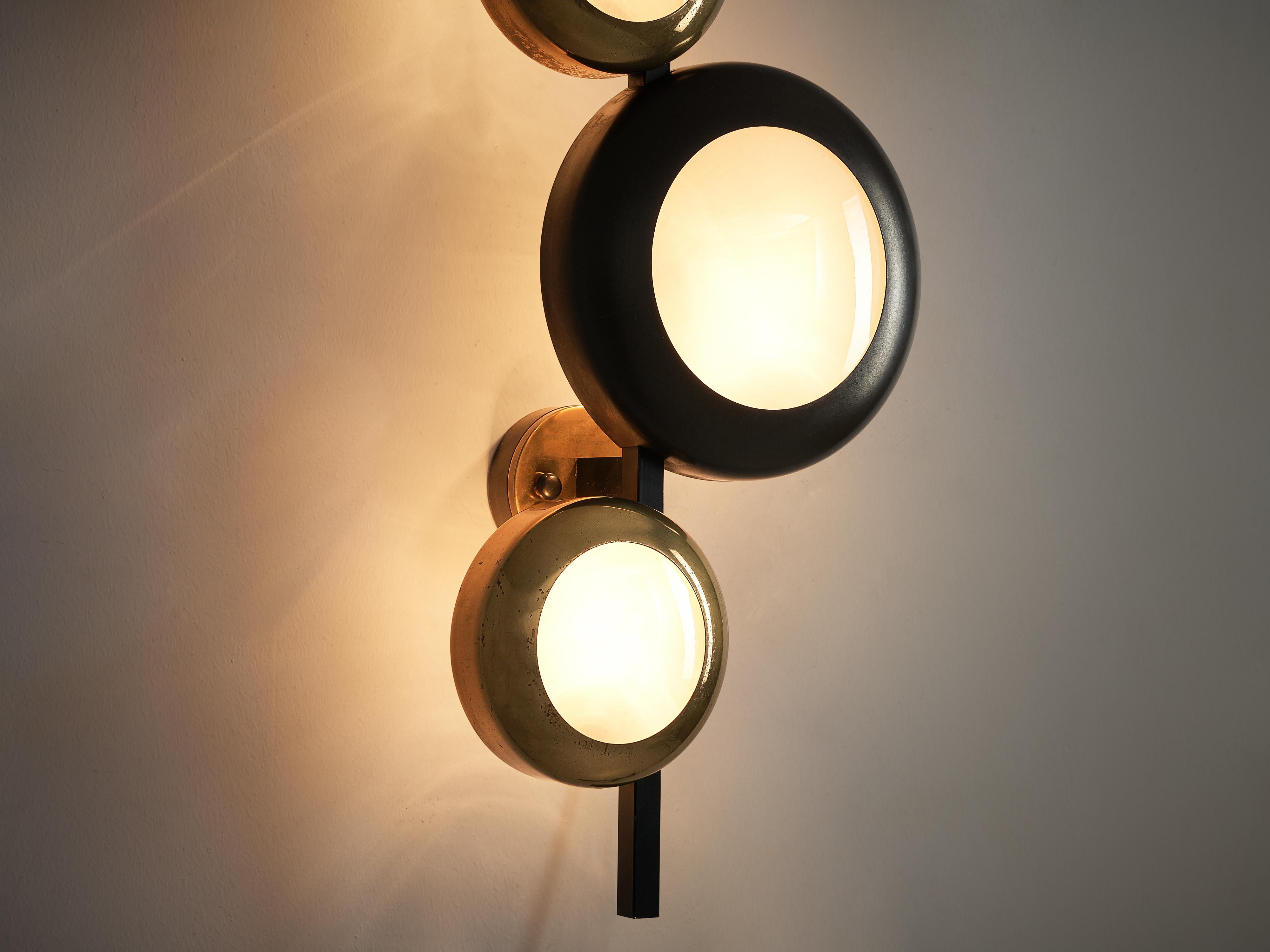 Oscar Torlasco for Lumi Milano Wall Lamp in Brass, Glass and Metal In Good Condition In Waalwijk, NL